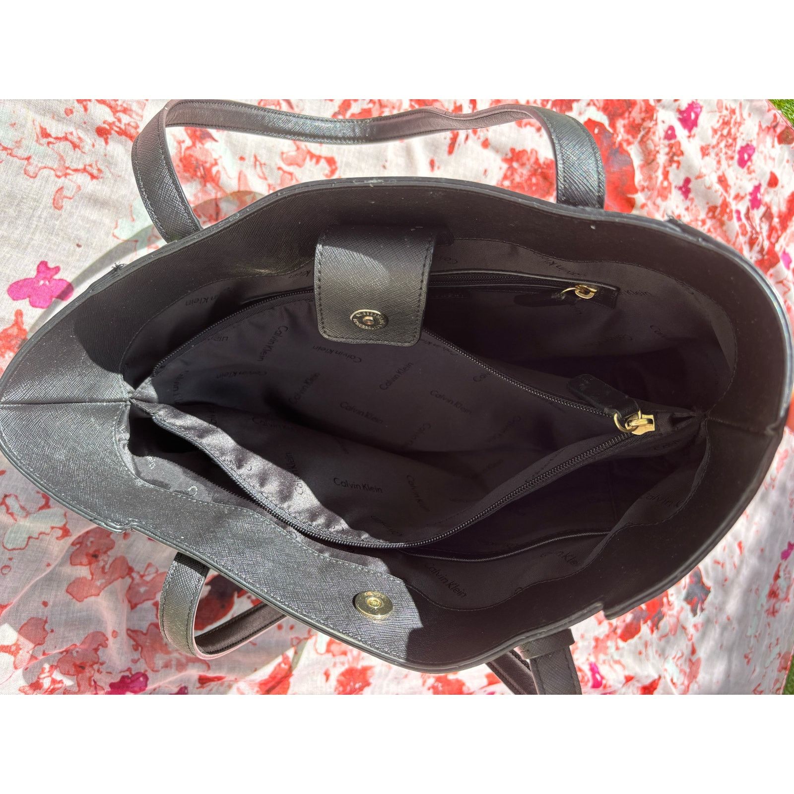 Calvin Klein CALVIN KLEIN MARISA SAFFIANO LEATHER SHOULDER BAG Size ONE SIZE - 5 Thumbnail