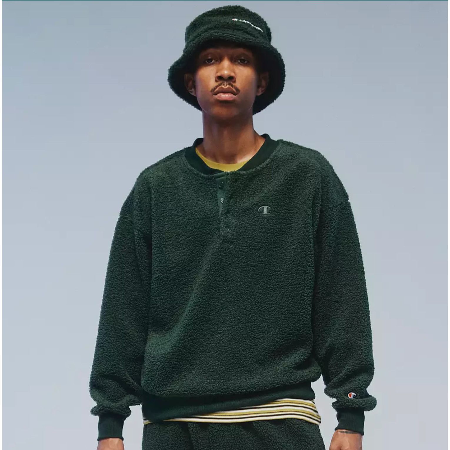 Champion × Urban Outfitters Champion UO Exclusive Teddy Fleece Sweatshirt Mens Small Size US S / EU 44-46 / 1 - 7 Thumbnail