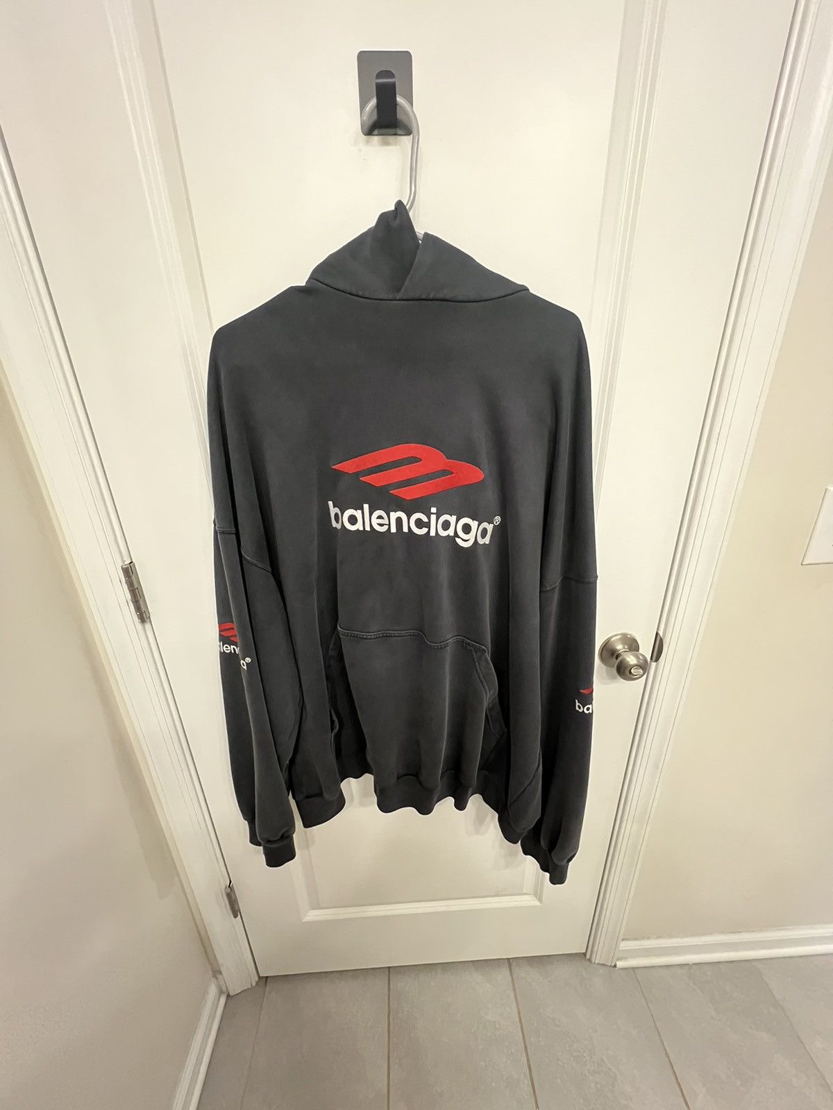Balenciaga Balenciaga 3B Double Sided Embroidered Hoodie Size US XL / EU 56 / 4 - 1 Thumbnail