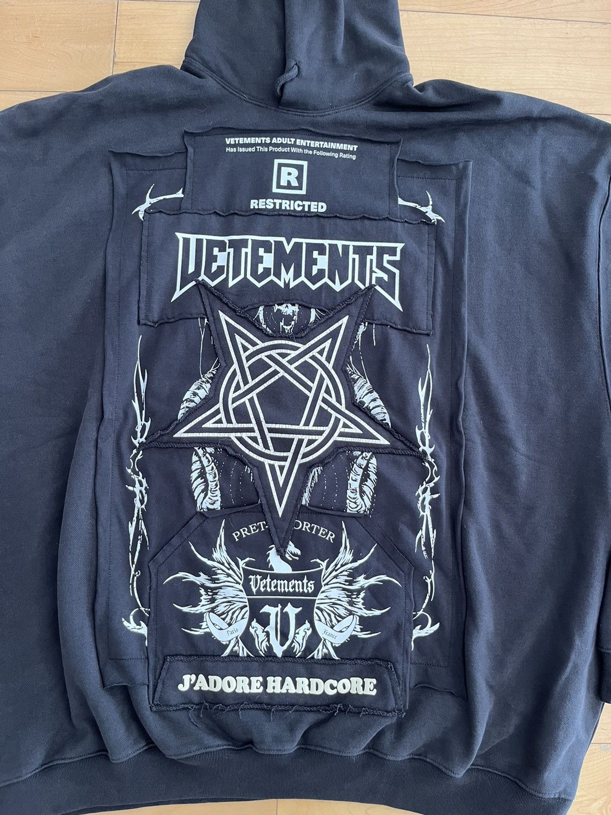 Vetements Vetements Metal "J'adore Hardcore" Hoodie Size US S / EU 44-46 / 1 - 2 Thumbnail
