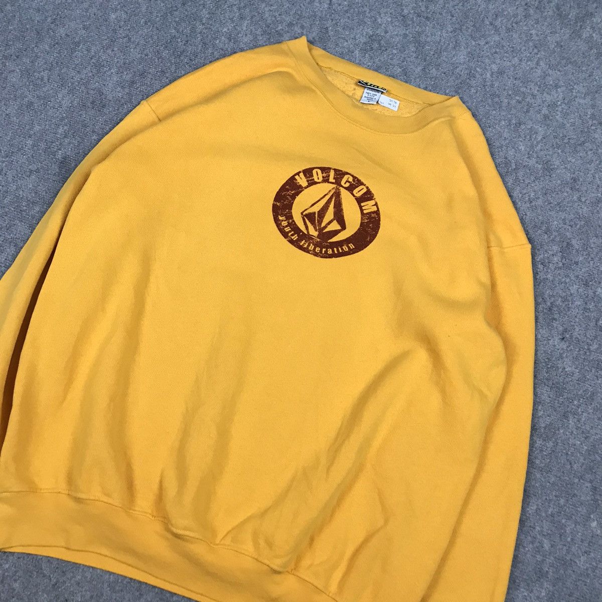 Vintage × Volcom Vintage Volcom design logo sweatshirt yellow colour Size US L / EU 52-54 / 3 - 5 Thumbnail