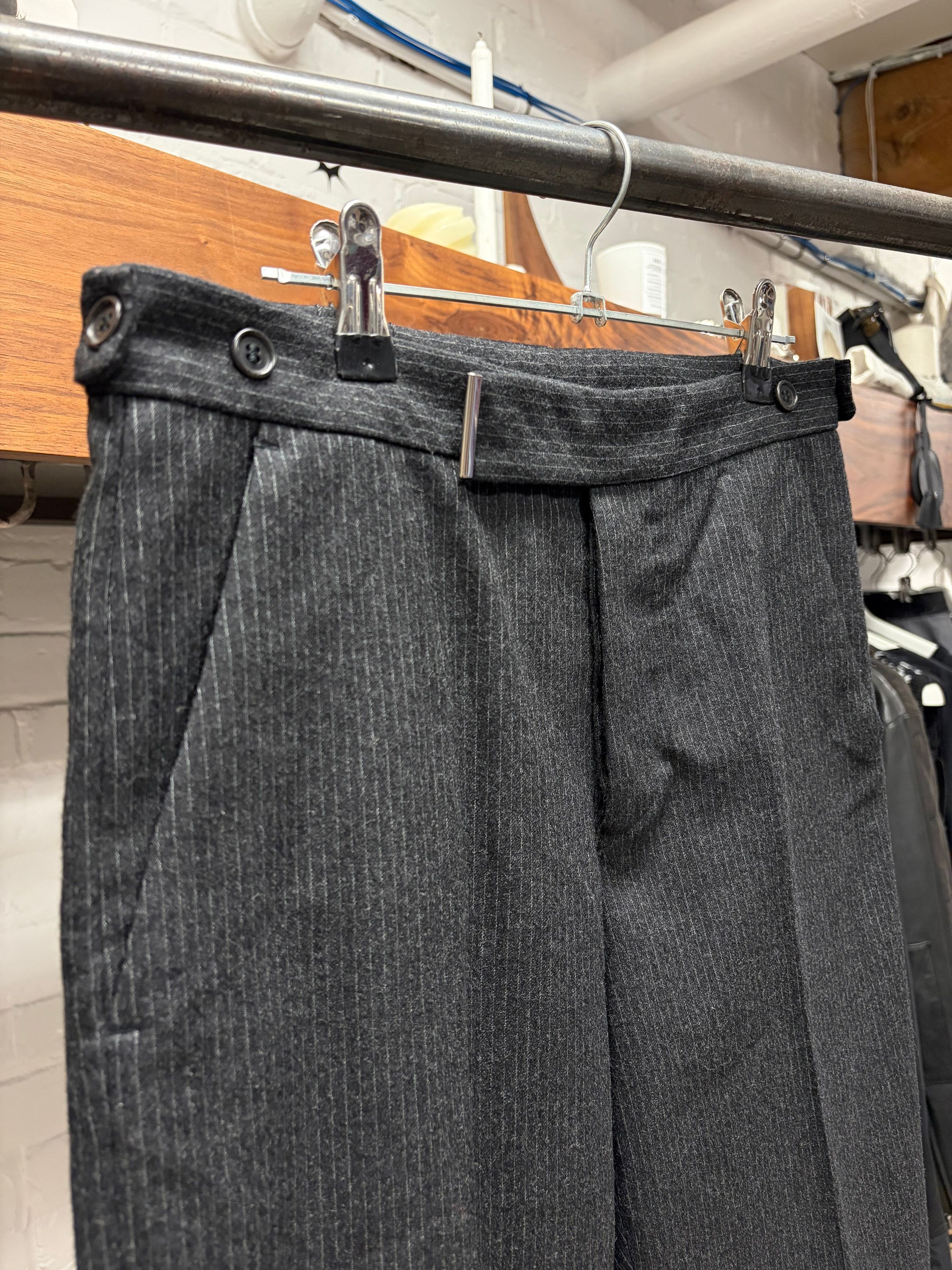 Helmut Lang Vintage Helmut Lang Grey Wool Pinstripe Pleated Trousers Size US 30 / EU 46 - 2 Thumbnail