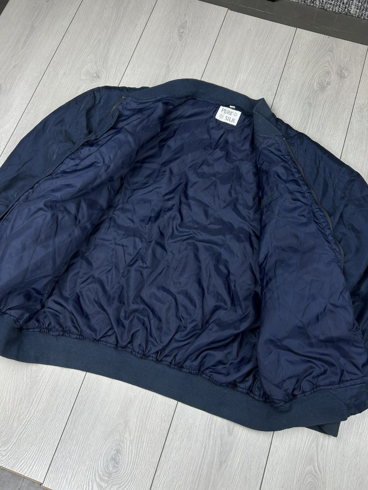 Vintage Vintage Silk Bomber Jacket size XL Size US XL / EU 56 / 4 - 5 Thumbnail