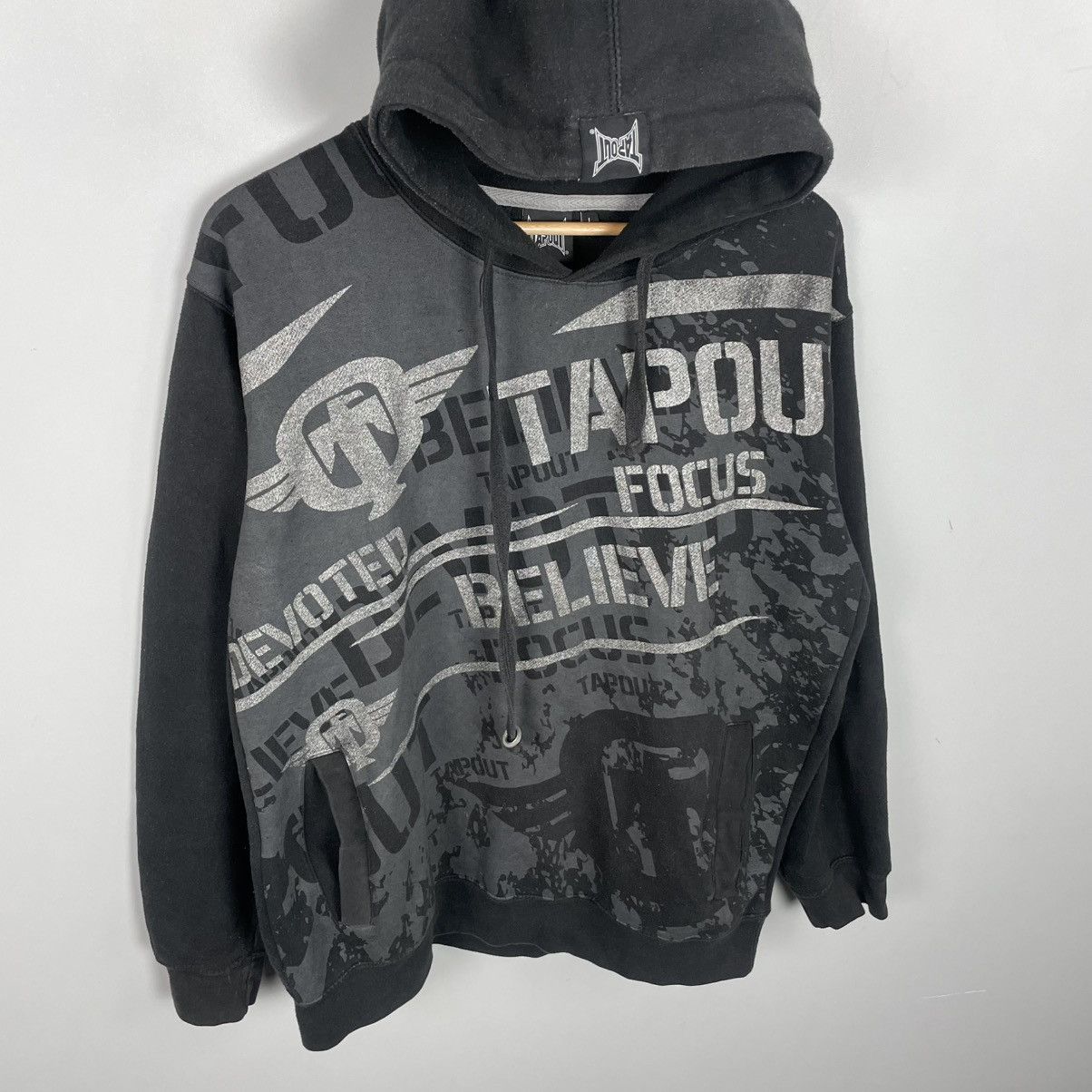 Tapout Vintage Tapout Monogram hoodie big logo print boxing sz L Size US L / EU 52-54 / 3 - 3 Thumbnail