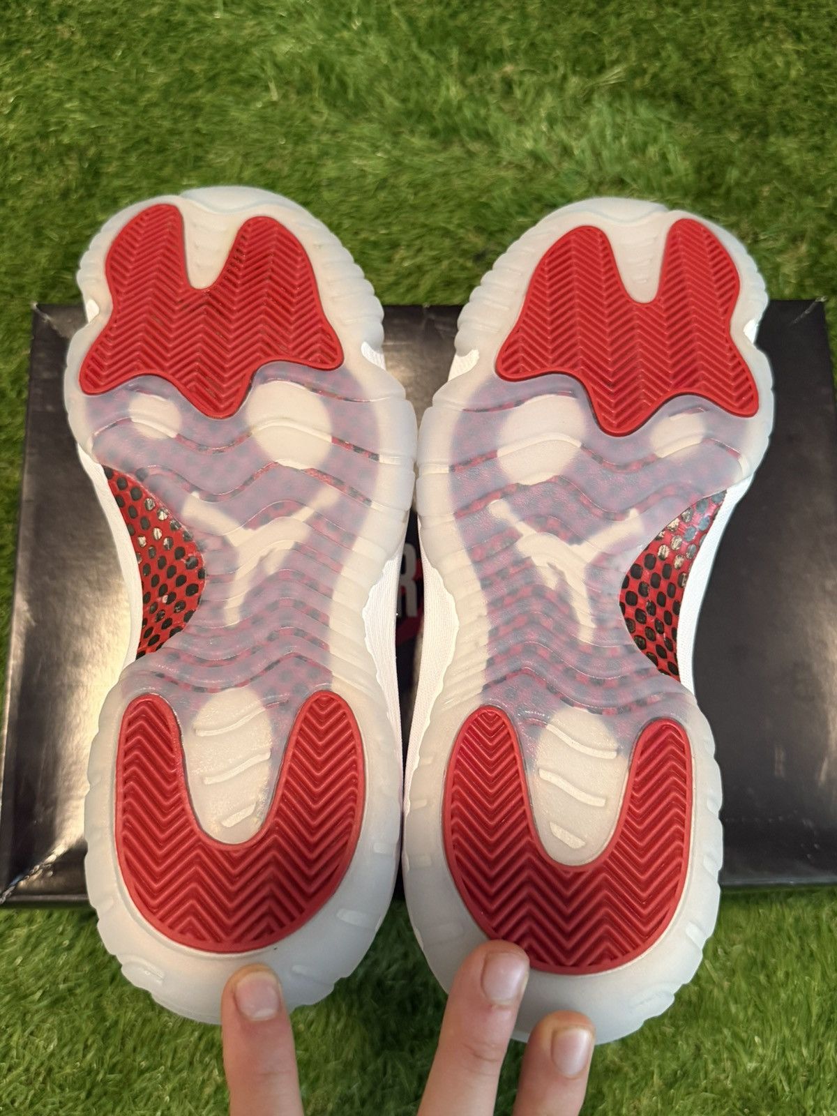 Jordan Brand Jordan 11 Cherry Size US 10 / EU 43 - 6 Thumbnail