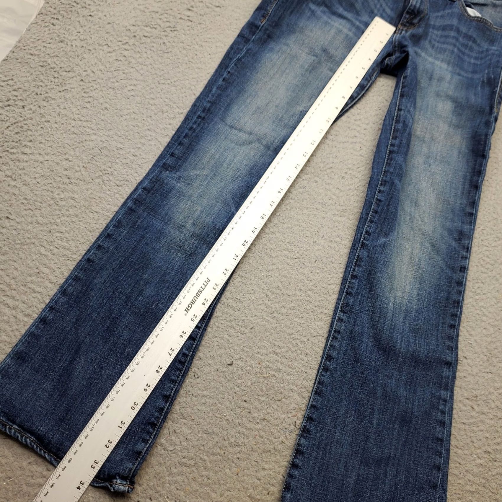 Vintage Rock & Republic Kasandra Jeans Womens Size 10 Blue Denim Bootcut Pocket 5-Pocket Regular Inseam 33.75" Denim Flat Glitter? (No) Size 32" / US 10 / IT 46 - 4 Thumbnail