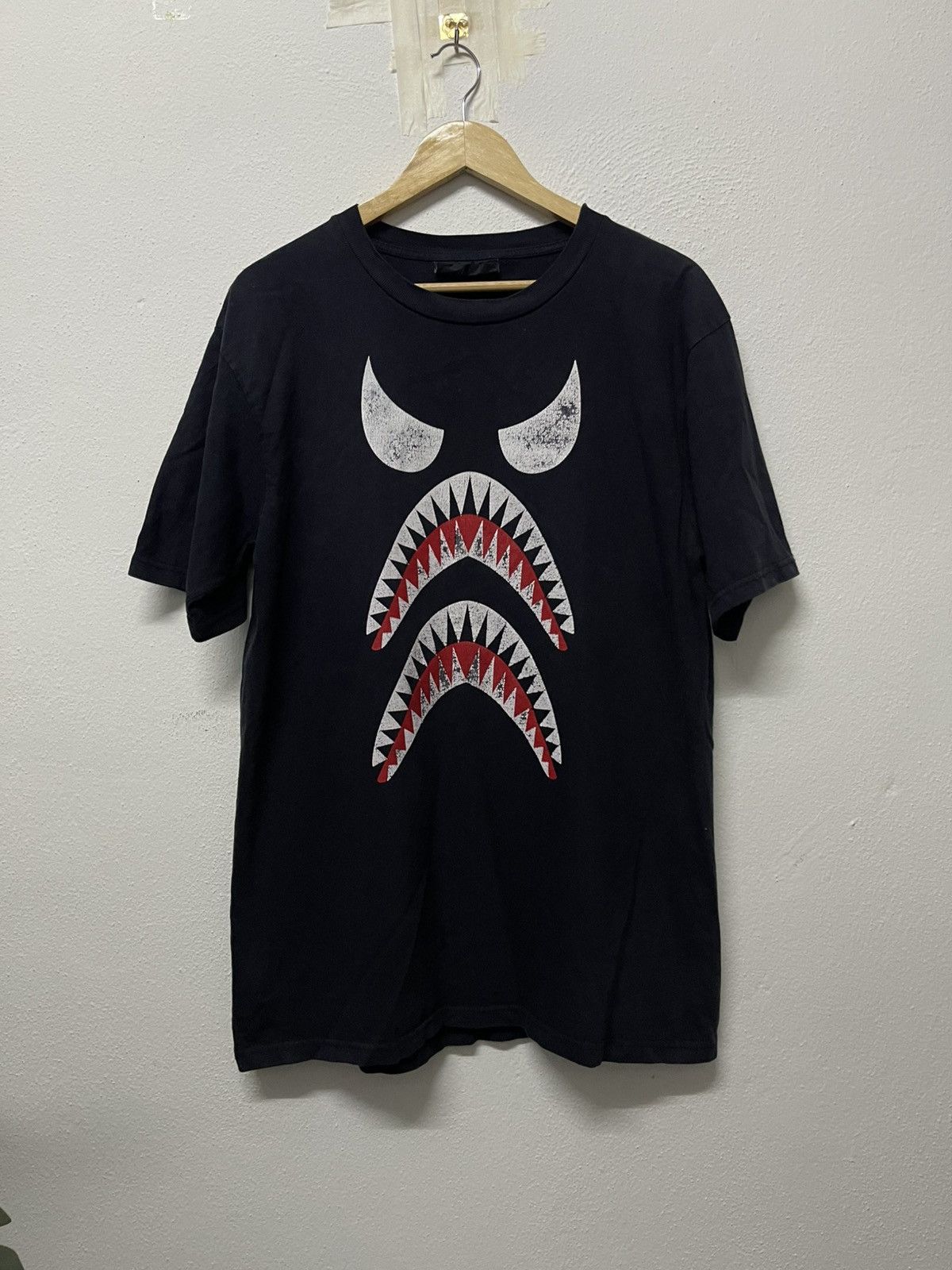 Bounty Hunter 2000s BOUNTY HUNTER SHARK DESIGN DISTRESSED Size US L / EU 52-54 / 3 - 1 Thumbnail