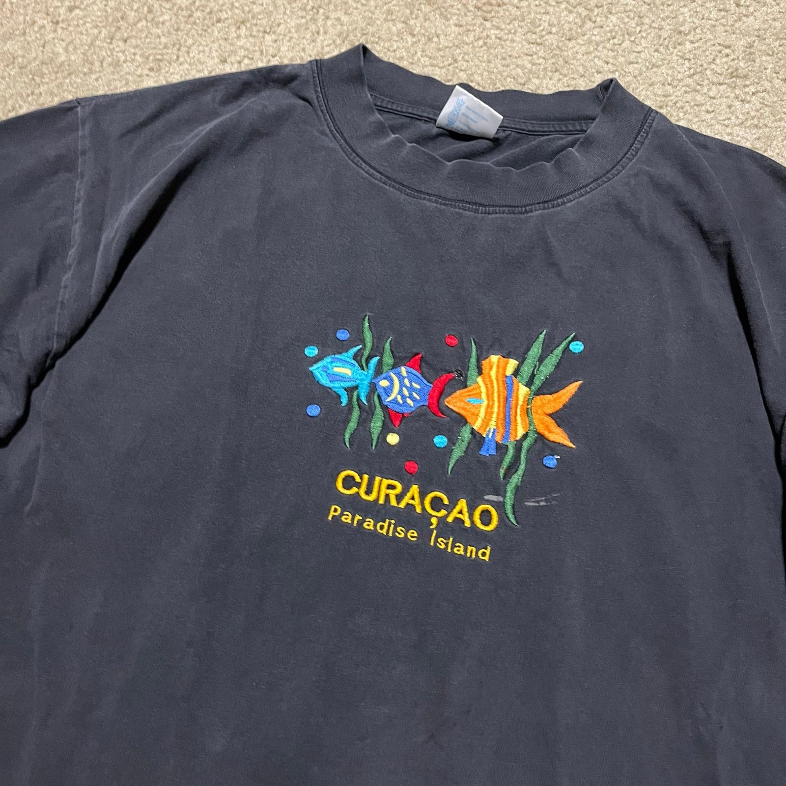 Other Vintage Curaçao Tropical Fish Embroidered Black Shirt XL Size US XL / EU 56 / 4 - 3 Thumbnail