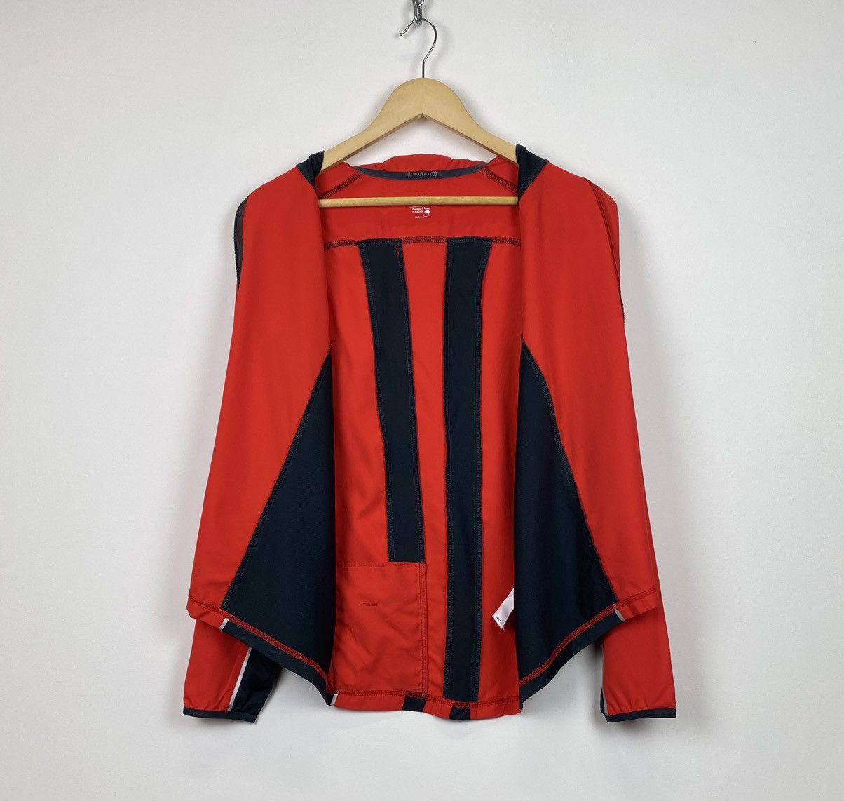 Other 2XU Full Zip Running Light Jacket Mens Size Small Red Sports Size US S / EU 44-46 / 1 - 8 Thumbnail