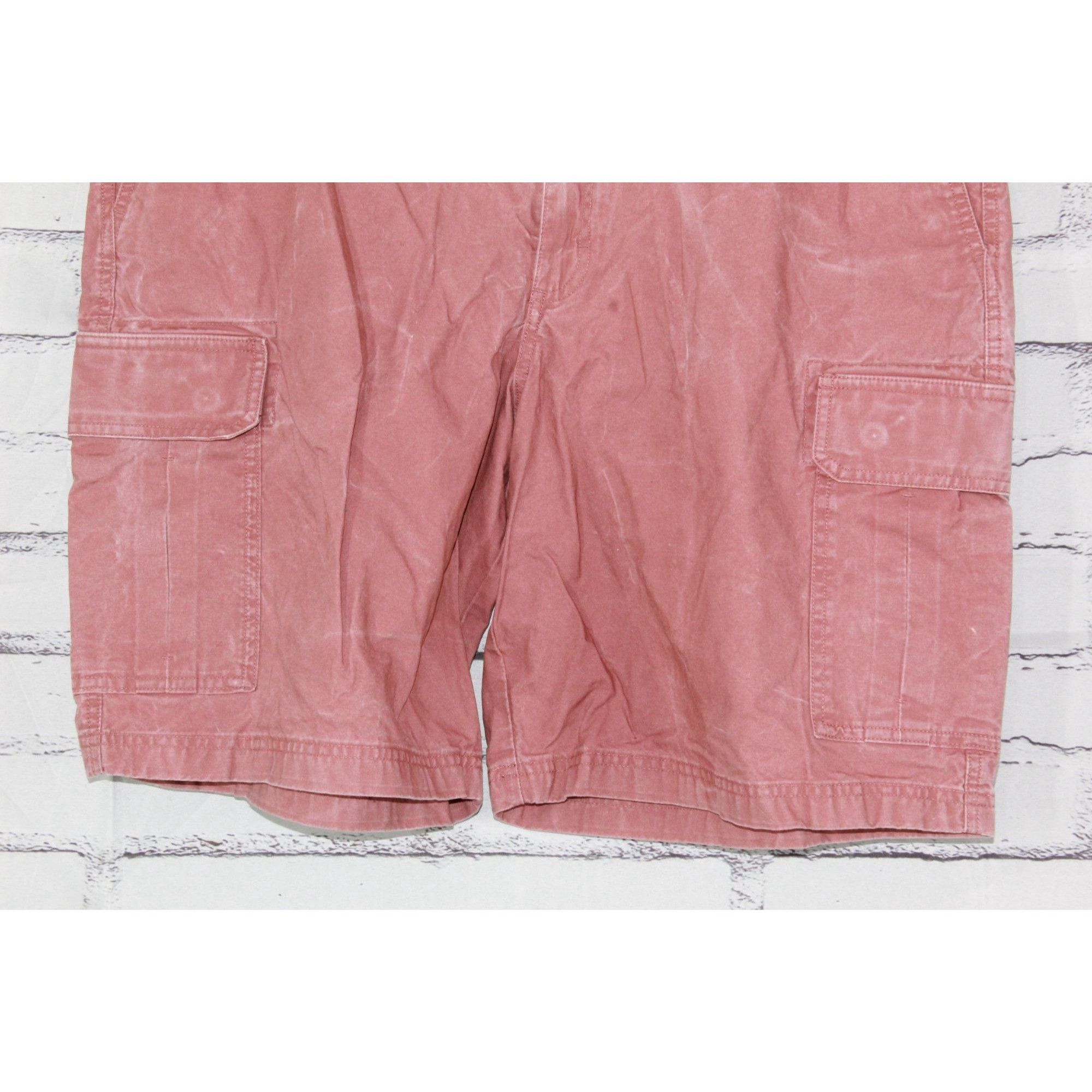 L.L. Bean LL Bean Men's Tropic Weight Cargo Shorts Comfort Waist Size US 40 / EU 56 - 2 Thumbnail