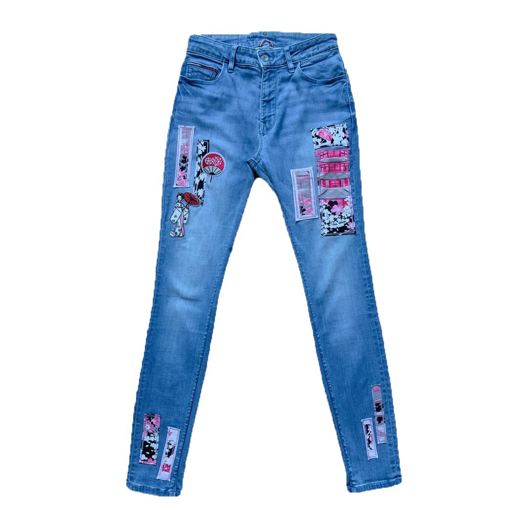Tommy Hilfiger Upcycled TOMMY HILFIGER "WINDOWS TO JAPAN" Jeans Size 26" / US 2 / IT 38 - 1 Thumbnail