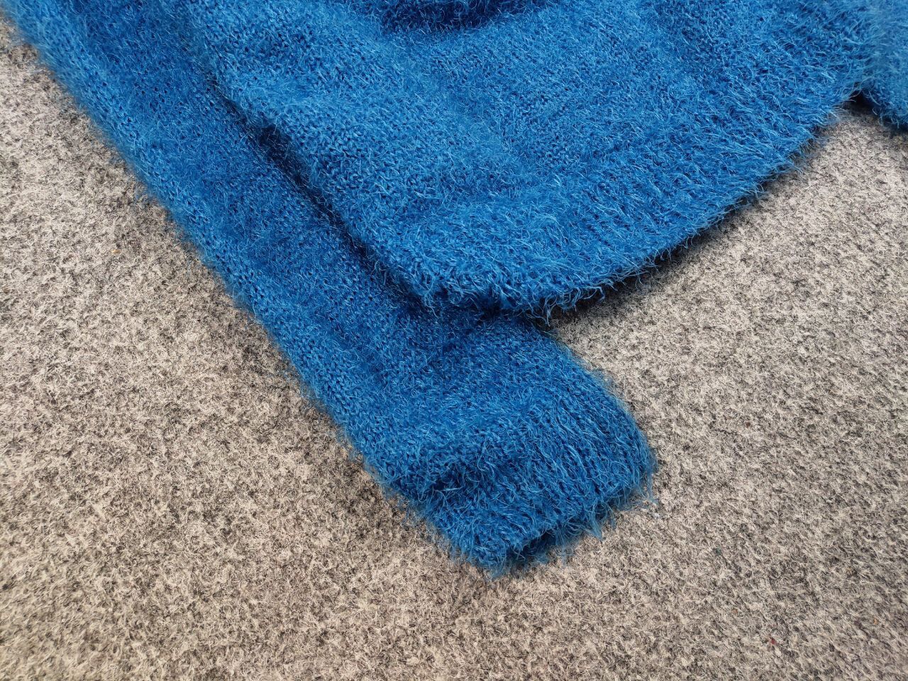 Japanese Brand Vintage 90's Japanese Blue Mohair Style Fuzzy Sweater Hype Size US M / EU 48-50 / 2 - 6 Thumbnail