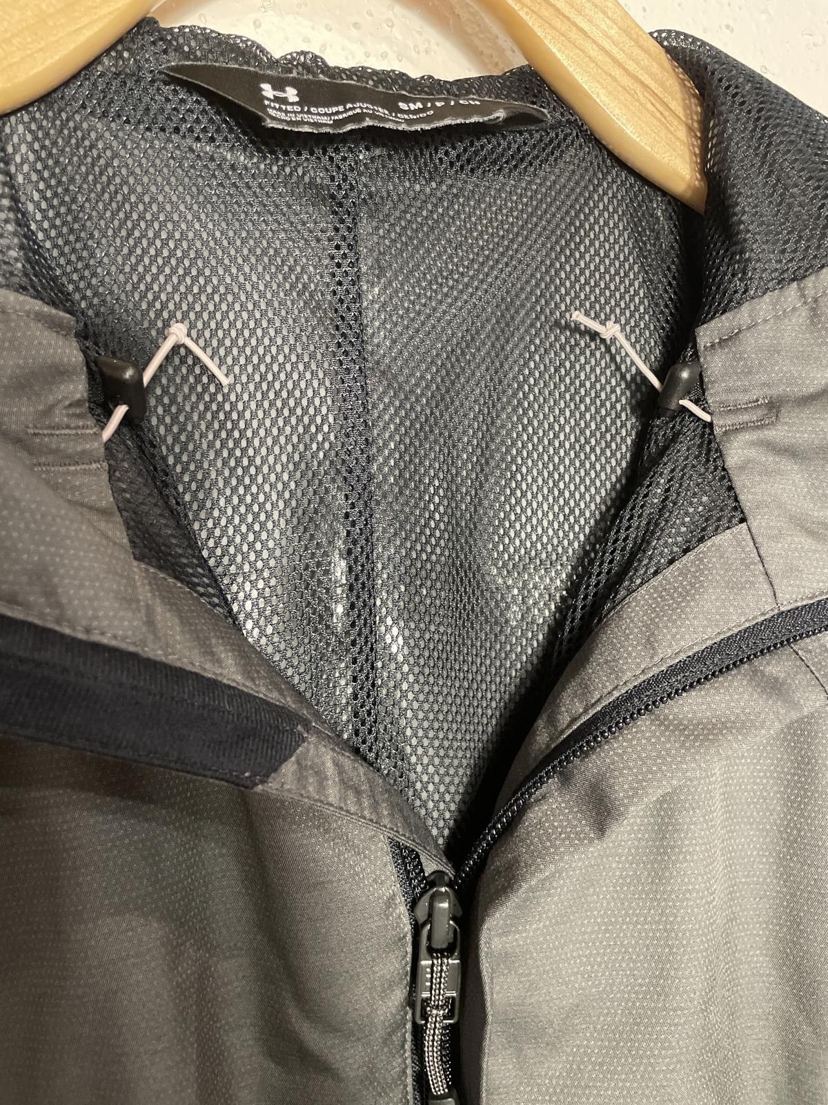 Under Armour Under Armour Windbreaker Jacket Women's Sz Small Gray Sporty Size S / US 4 / IT 40 - 7 Thumbnail
