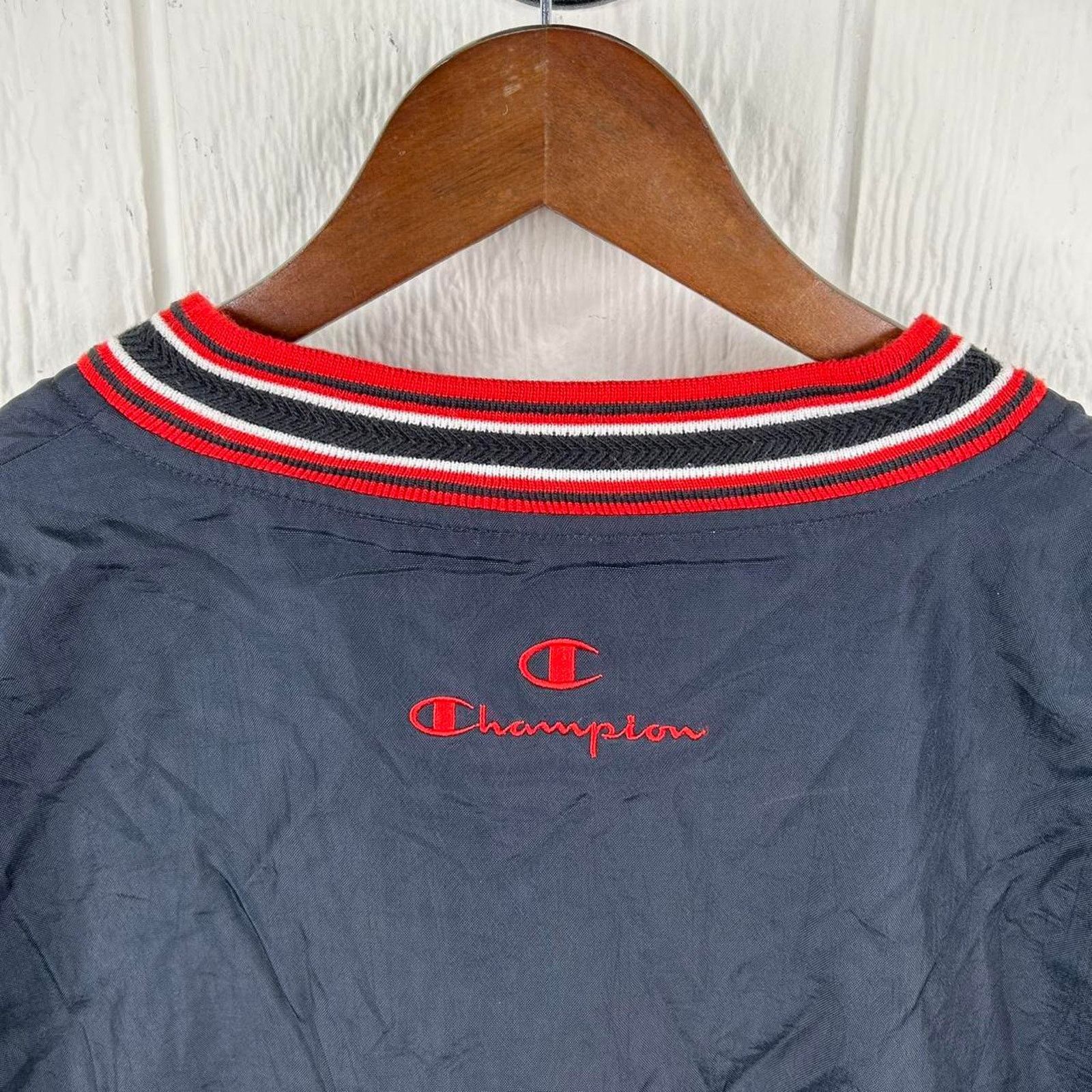 Champion Vintage 90s Champion Navy & Red VNeck Windbreaker Size Large Size US L / EU 52-54 / 3 - 6 Thumbnail