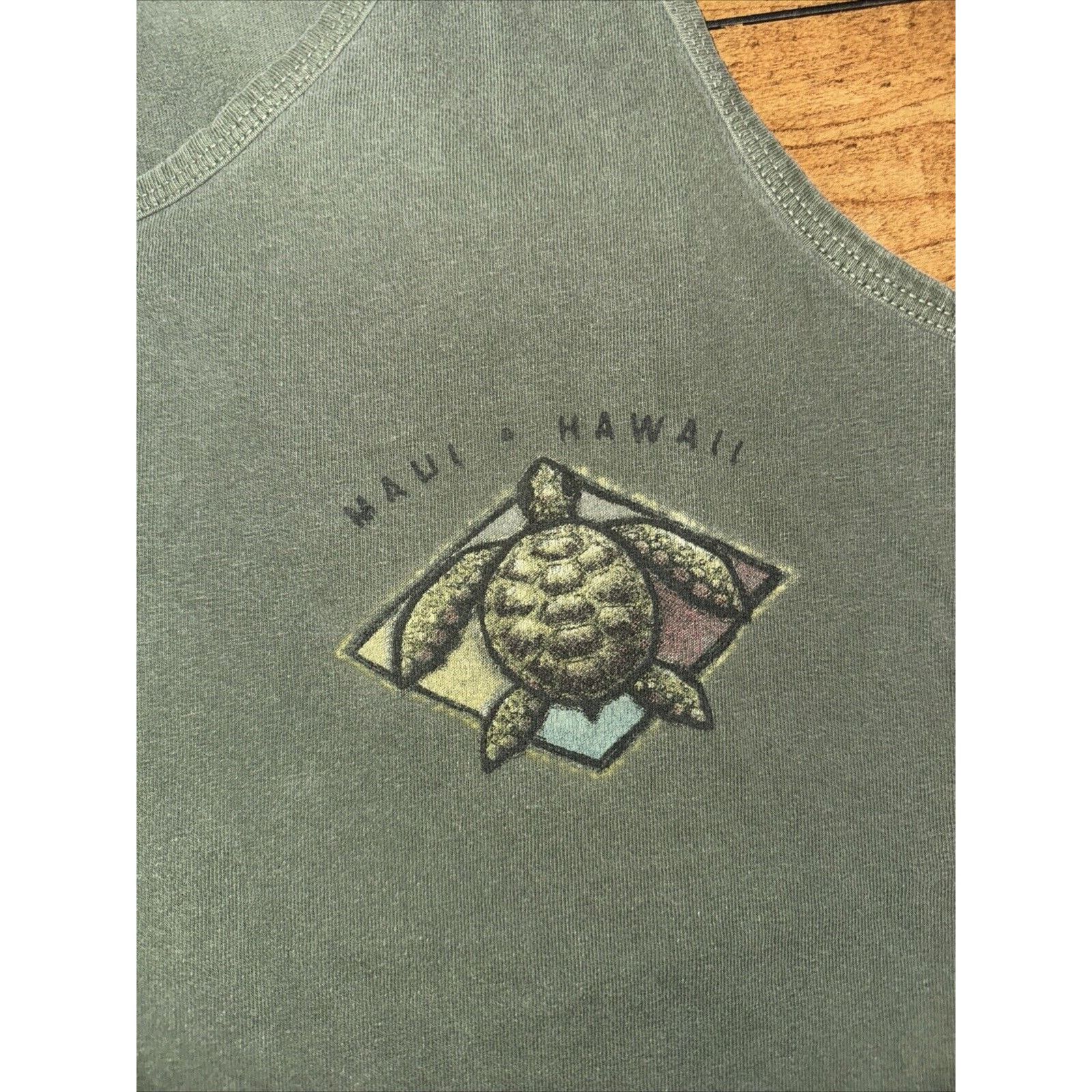 Gildan Vintage Maui Hawaii Turtle Tank Top Shirt Green Medium 19x26 Size US M / EU 48-50 / 2 - 4 Thumbnail