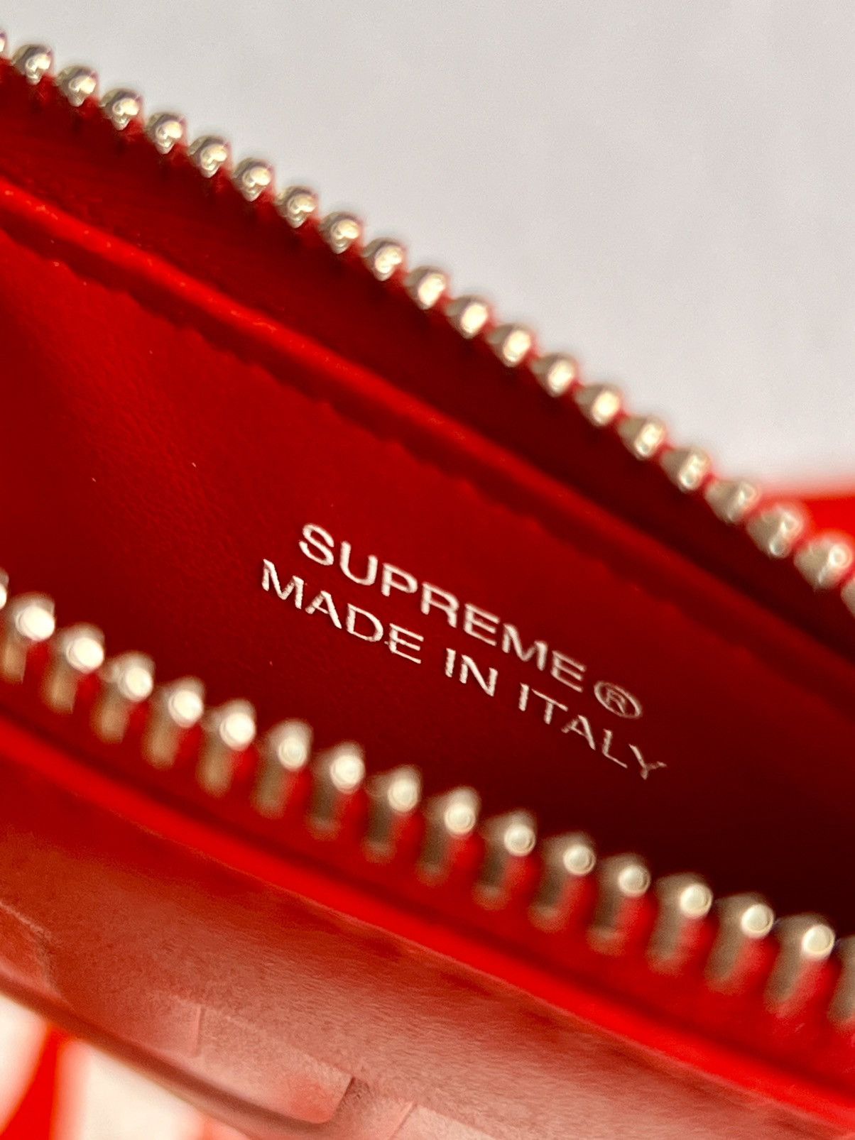 Supreme SUPREME Leather zip card holder Wallet red calfskin logo Size ONE SIZE - 4 Thumbnail