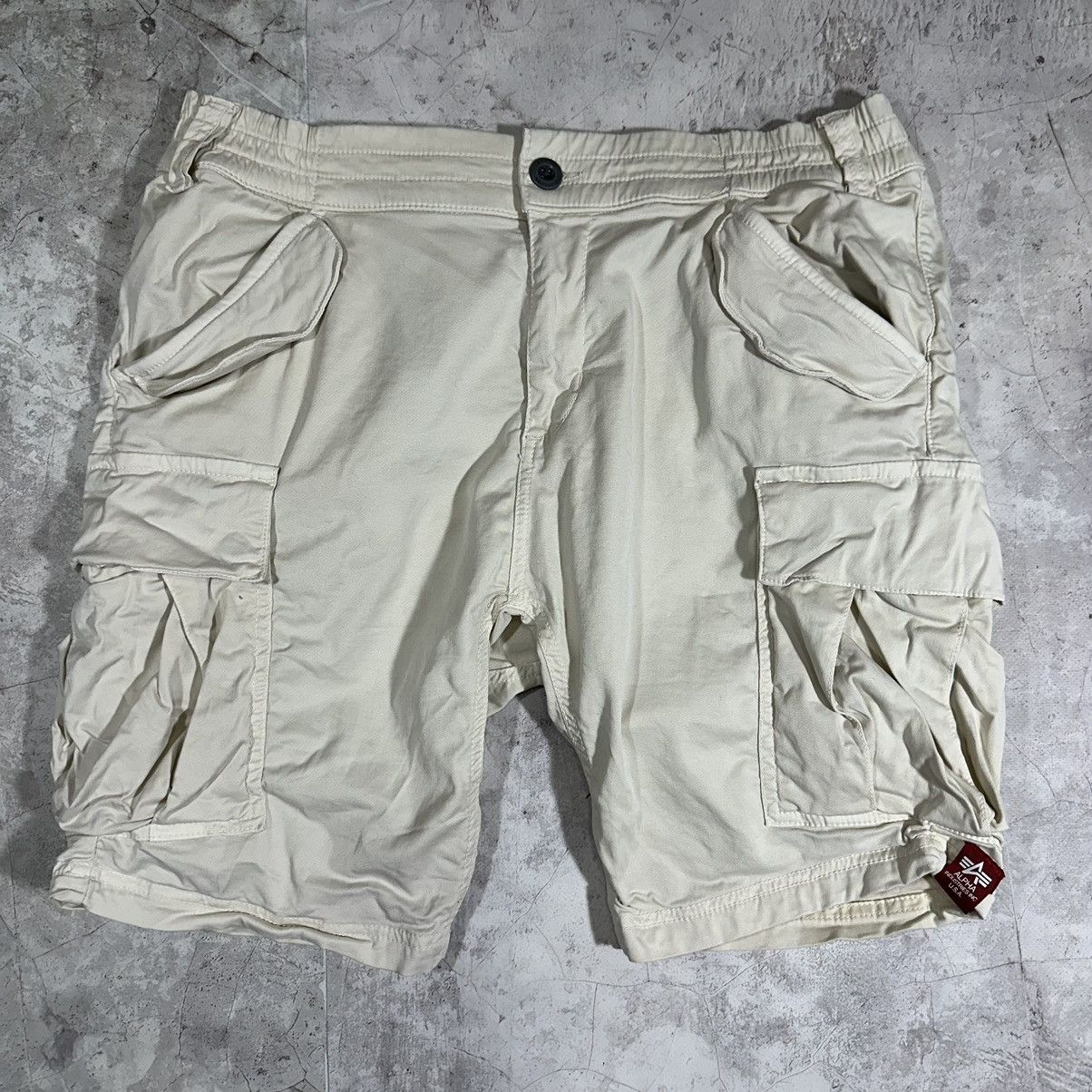 Alpha Industries Alpha industries Shorts Size US 32 / EU 48 - 1 Thumbnail