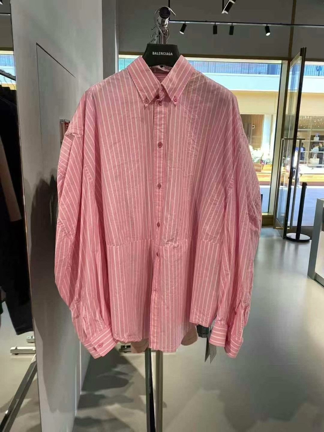 Balenciaga Balenciaga Women's Oversized Pink Striped Shirt Size M / US 6-8 / IT 42-44 - 1 Thumbnail