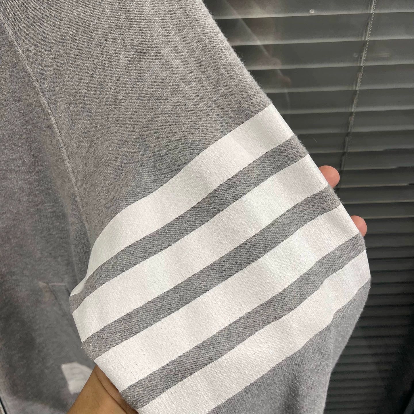 Thom Browne Thom Browne Classic 4-Stripe Zip Hooded Jacket 5 Size US XXL / EU 58 / 5 - 4 Thumbnail