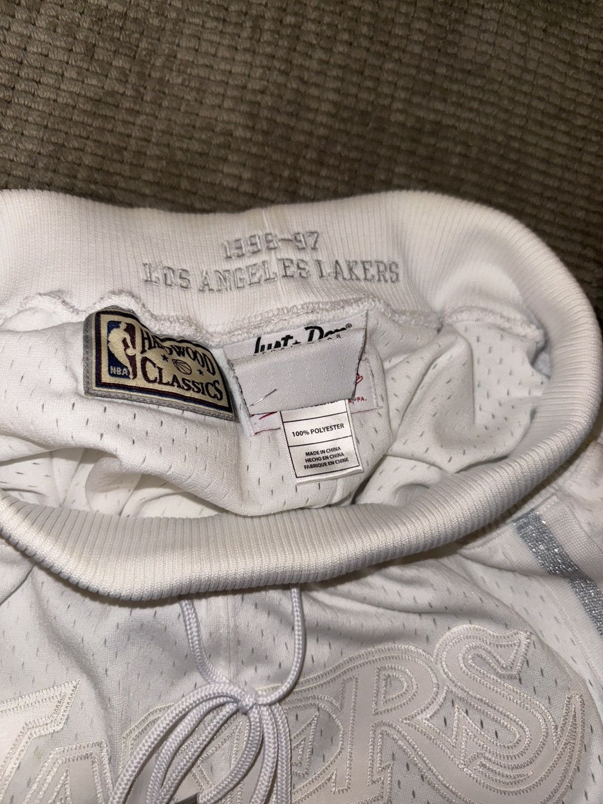Mitchell & Ness Mitchell & Ness Lakers Short Size US 30 / EU 46 - 3 Thumbnail