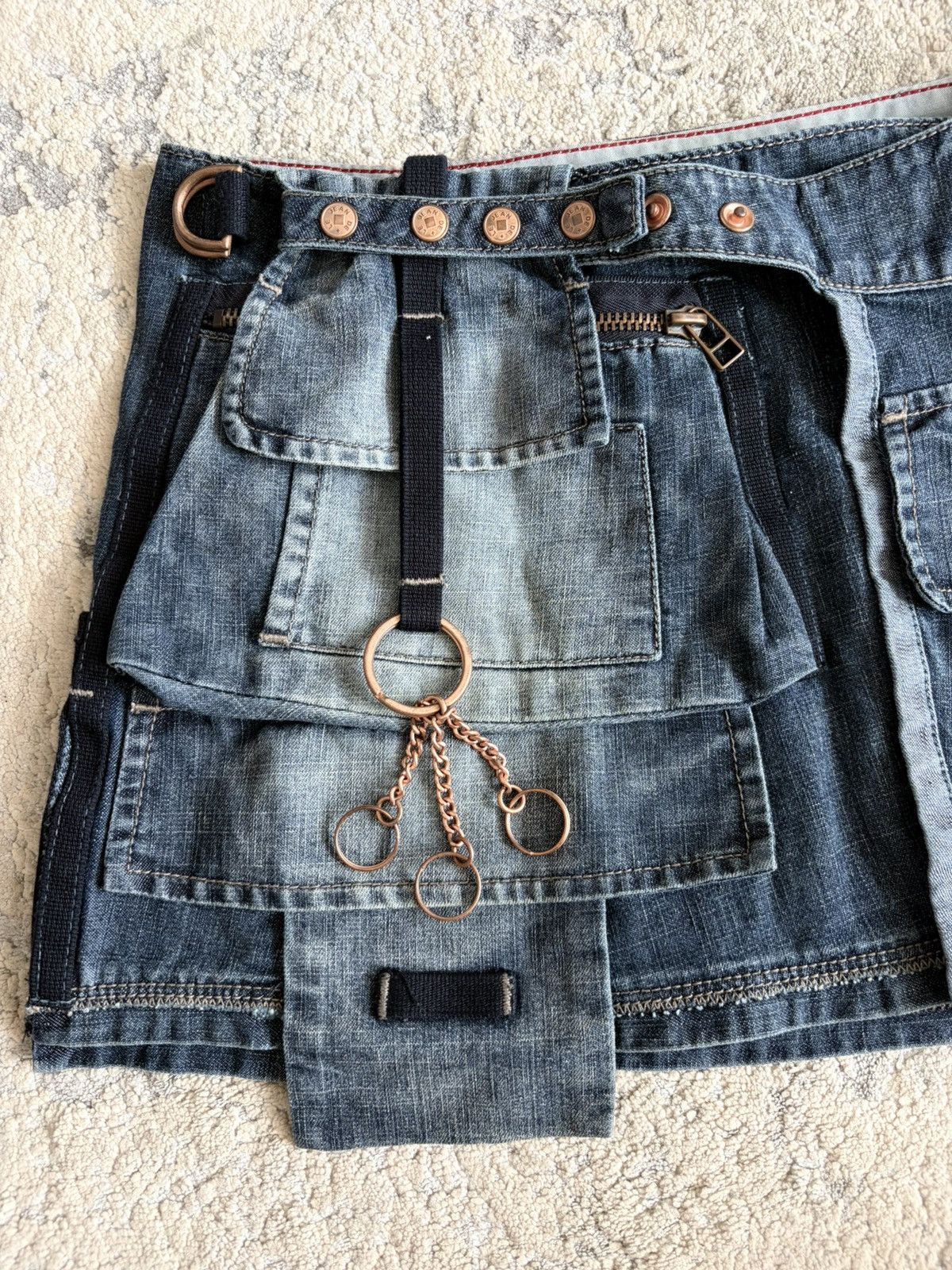 Marithe + Francois Girbaud Denim Multi Pocket Accessory Skirt Size 26" / US 2 / IT 38 - 2 Thumbnail