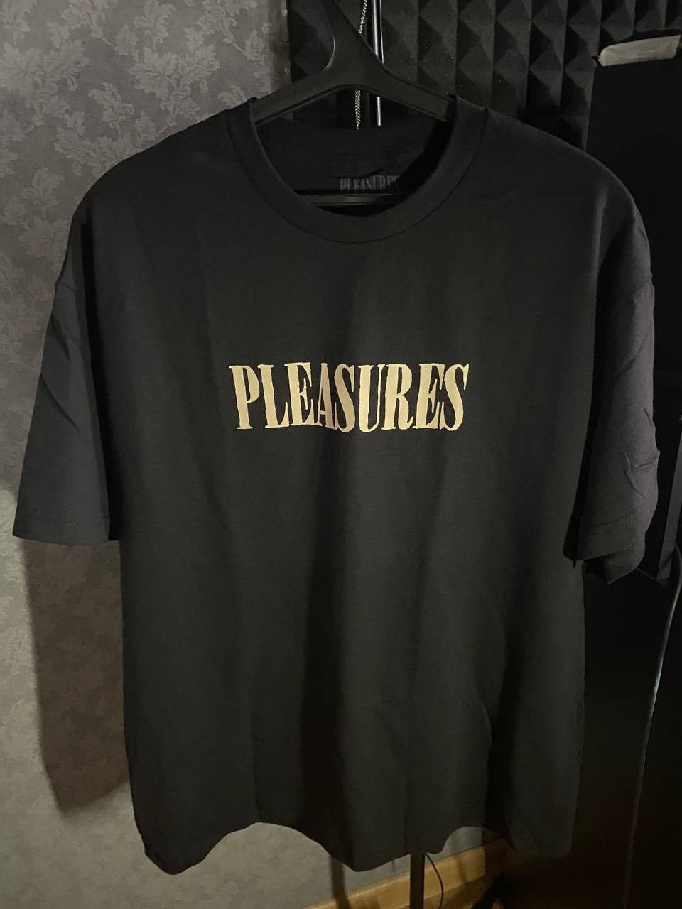 Pleasures Pleasures - Tickle Logo Tee Size US M / EU 48-50 / 2 - 3 Thumbnail