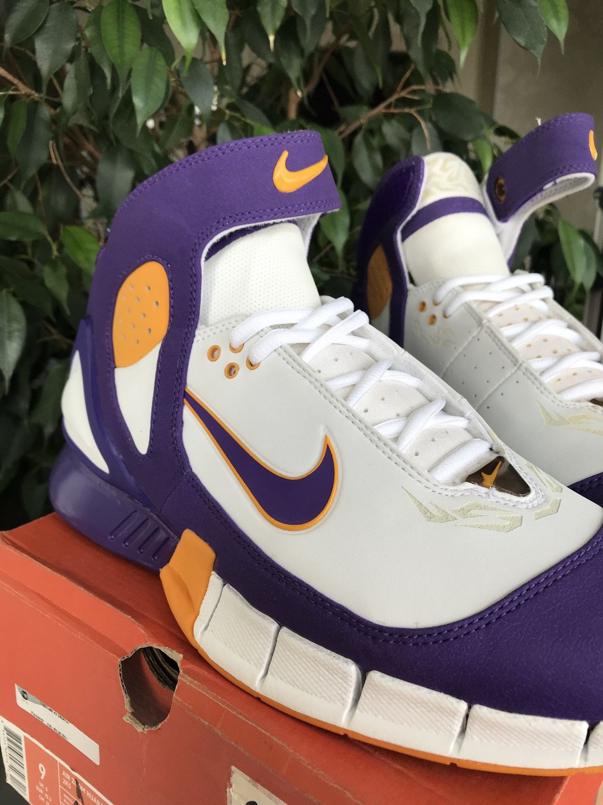 NBA Air Zoom Huarache 2K5 Lakers Kobe Bryant Lebron Jordan KD Size US 9 / EU 42 - 8 Thumbnail