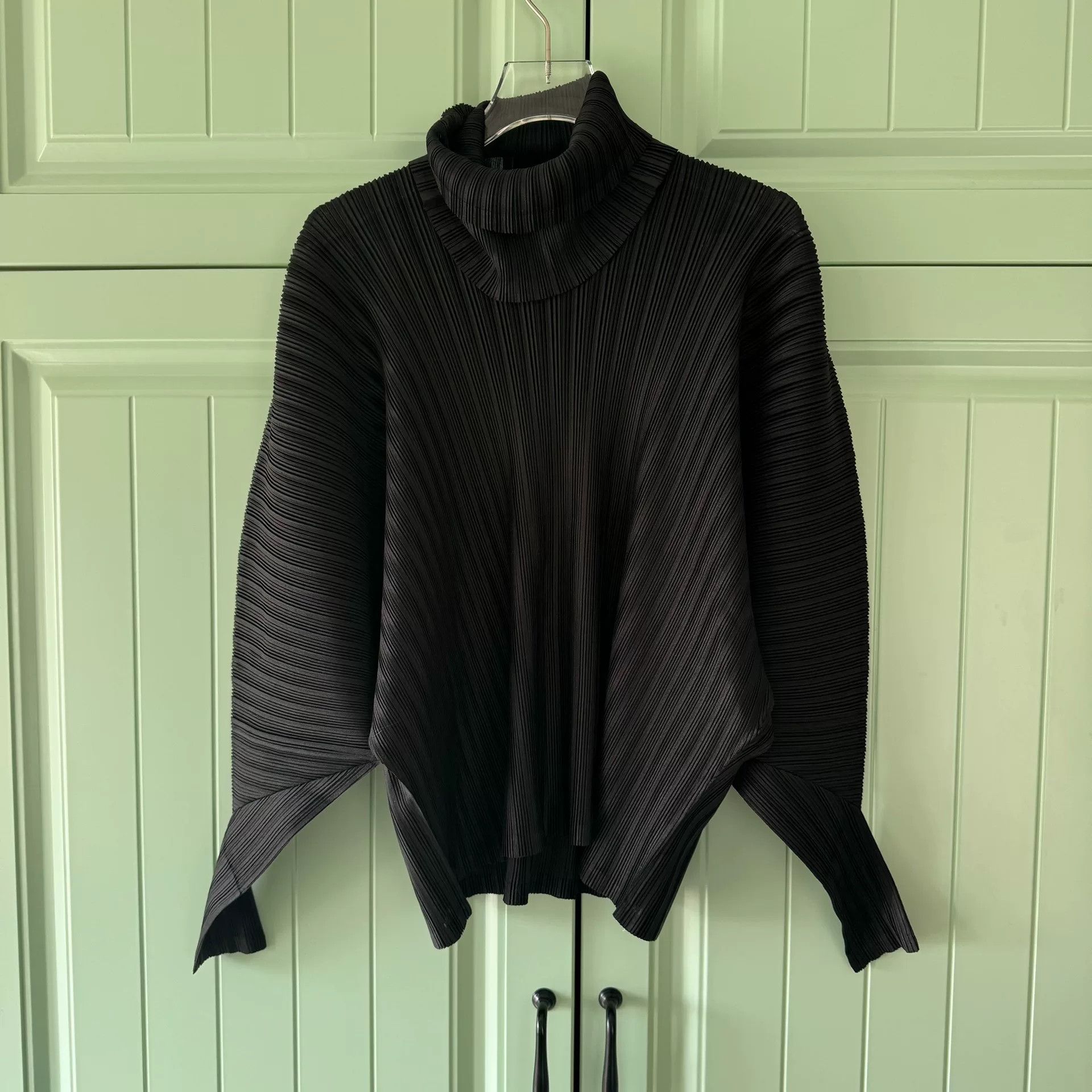 Pleats Please Issey Miyake PLEATS PLEASE ISSEY MIYAKE Black Turtleneck Sweater Size L / US 10 / IT 46 - 1 Thumbnail