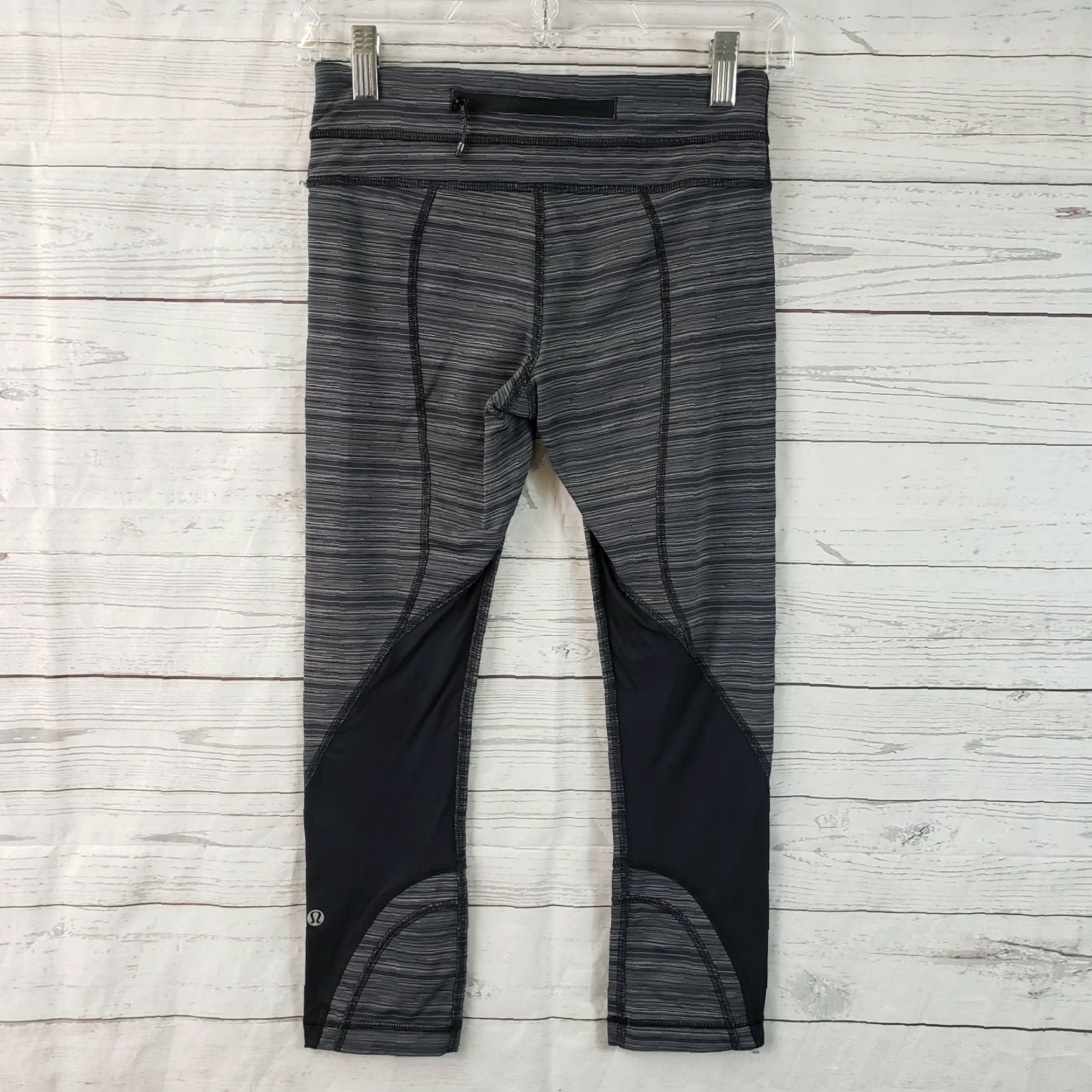 Lululemon Lululemon Womens Capri Leggings Sz 4 Gray Striped Back Zip Pocket Category: Leggings Adult Womens Size 4 Gray Striped Zip Pocket Activewear 90s? Size 27" / US 4 / IT 40 - 3 Thumbnail