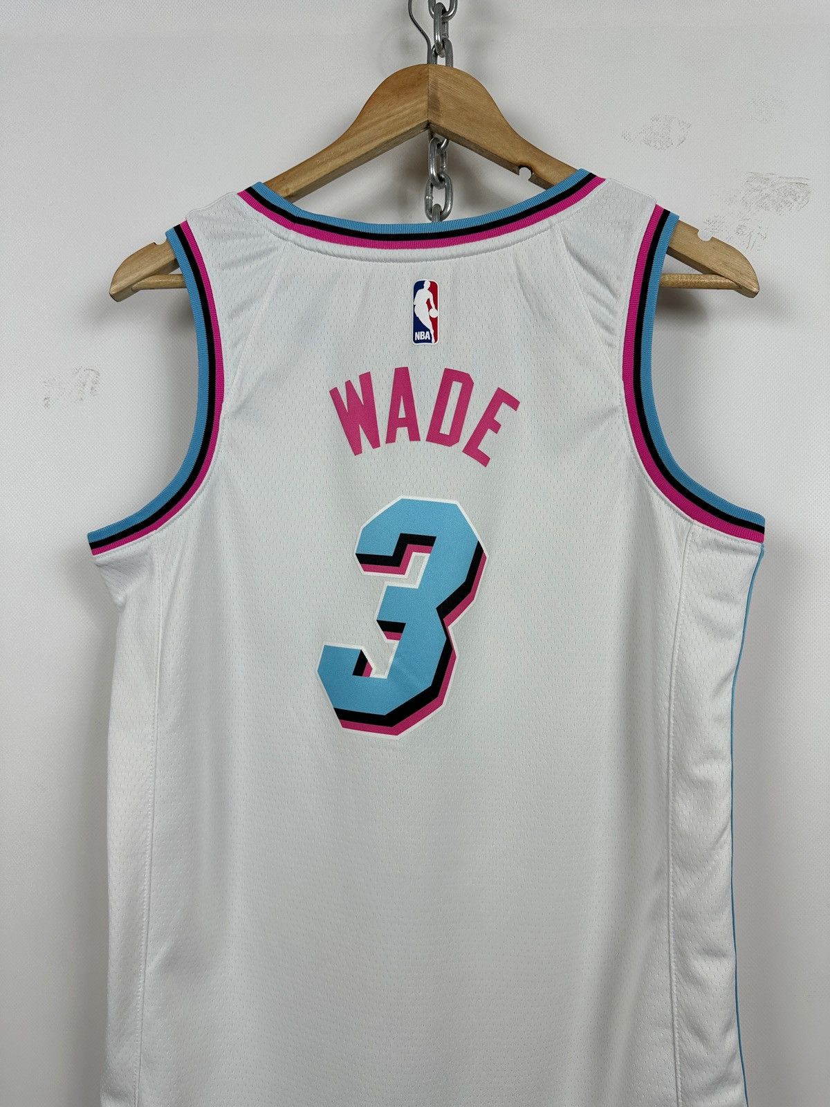 NBA Nike Miami Heat Swingman Vice City Dwyane Wade Jersey Size US S / EU 44-46 / 1 - 10 Thumbnail