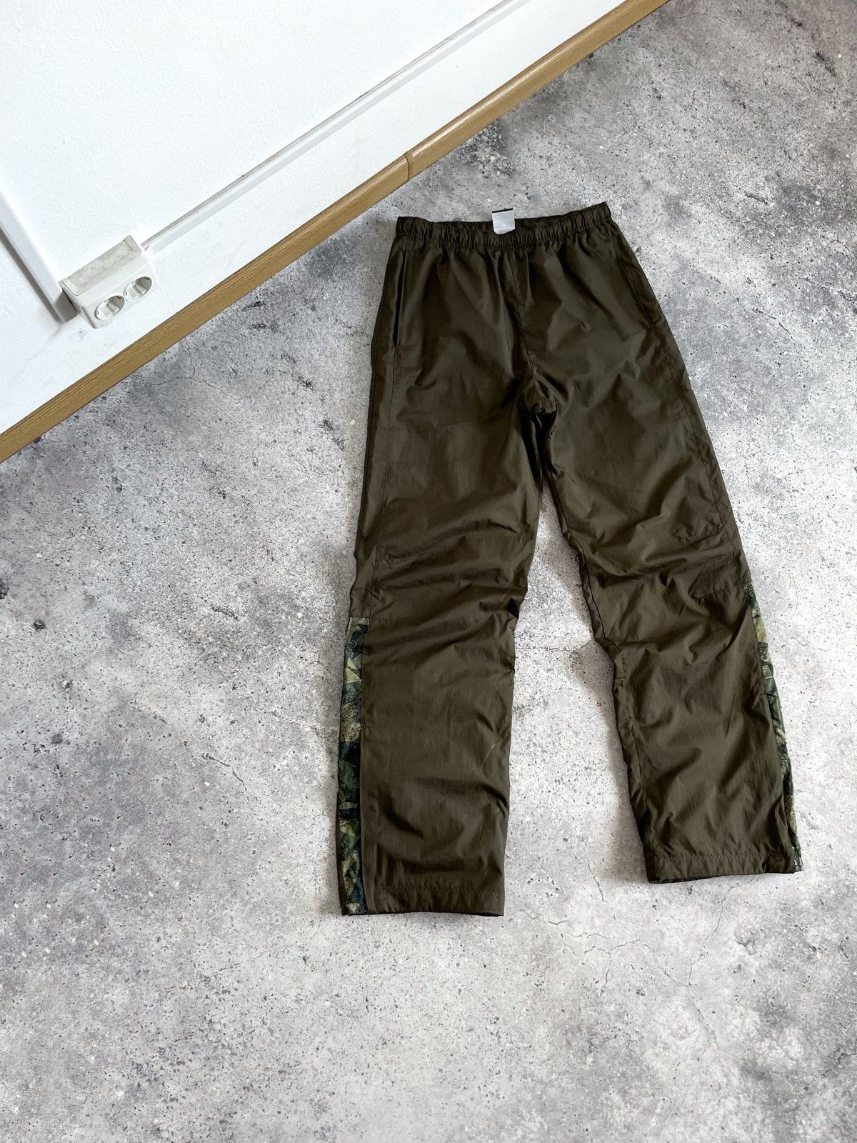 Nike Y2K Nike Mini Swoosh Windbreaker Sweatpants Size US 32 / EU 48 - 2 Thumbnail