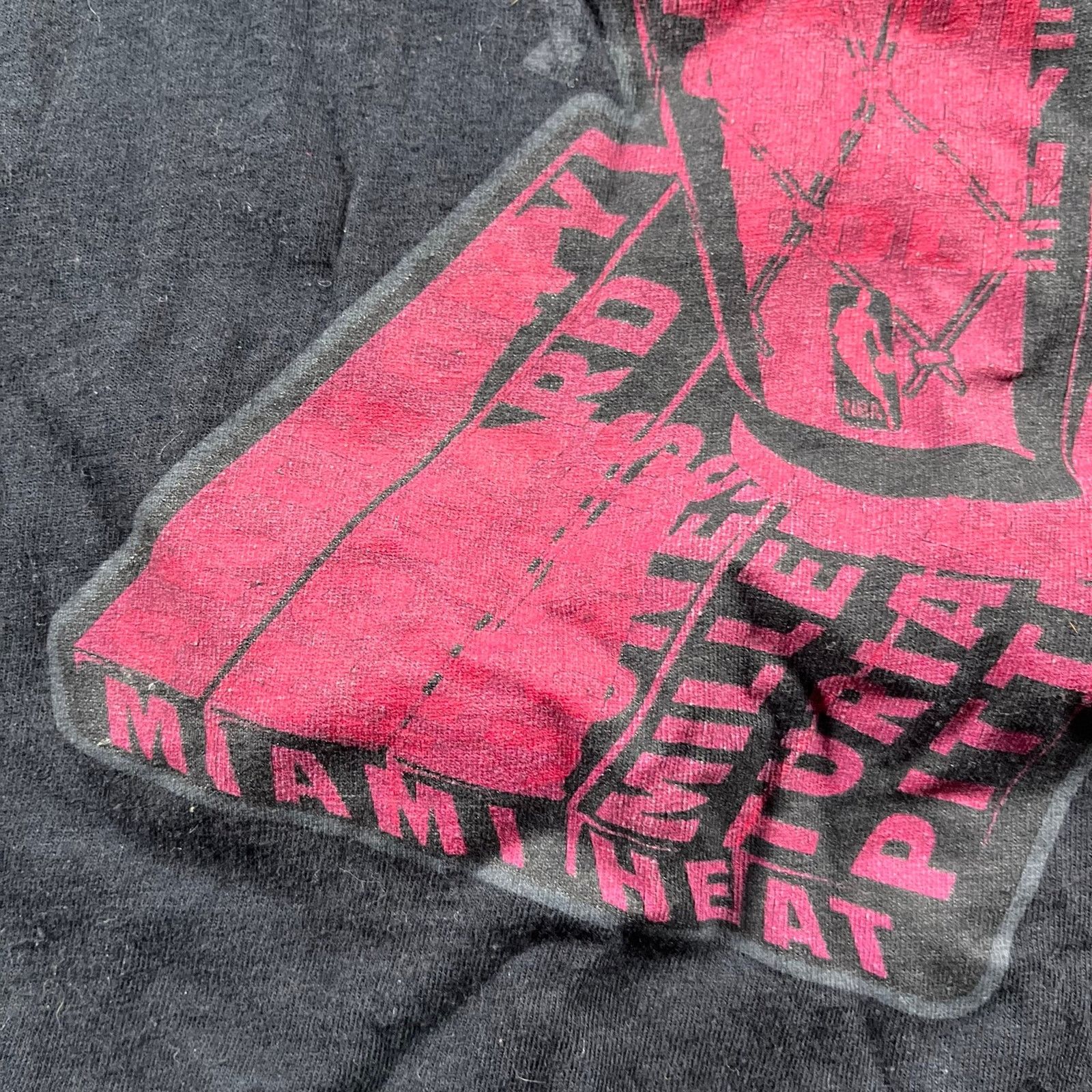NBA Y2K Miami Heat T-shirt Size US L / EU 52-54 / 3 - 4 Thumbnail