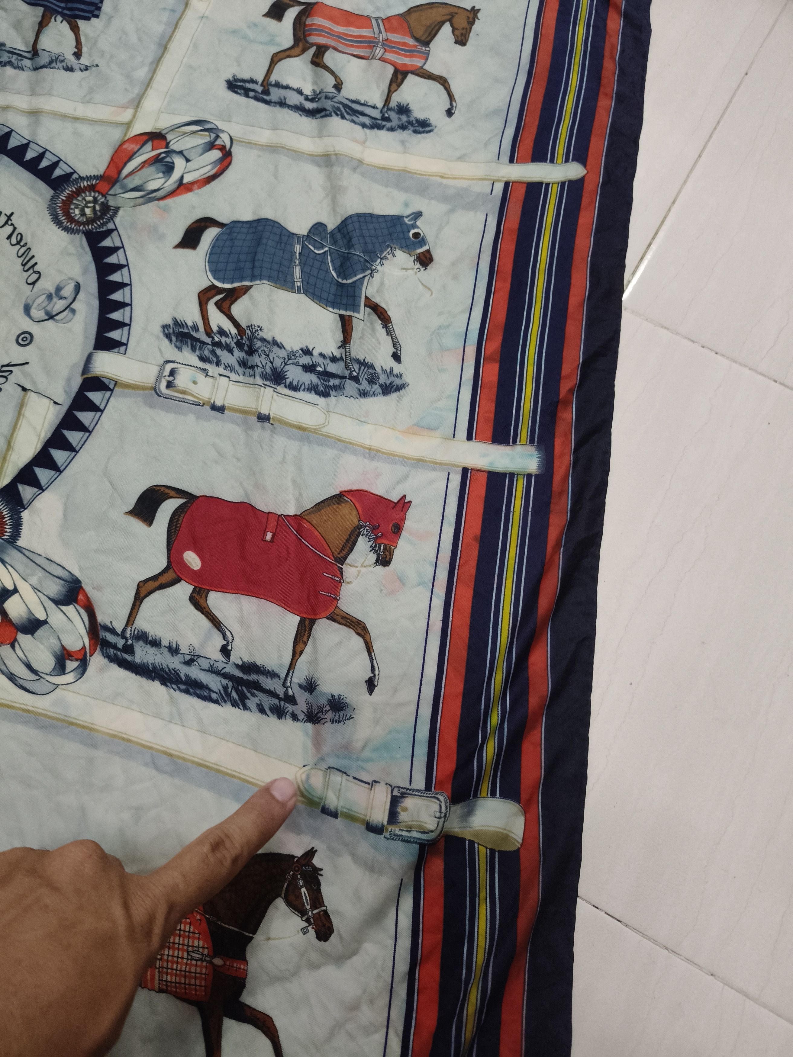 Hermes Hermes silk scarf Couvertures et tenues de four pour Size ONE SIZE - 15 Thumbnail