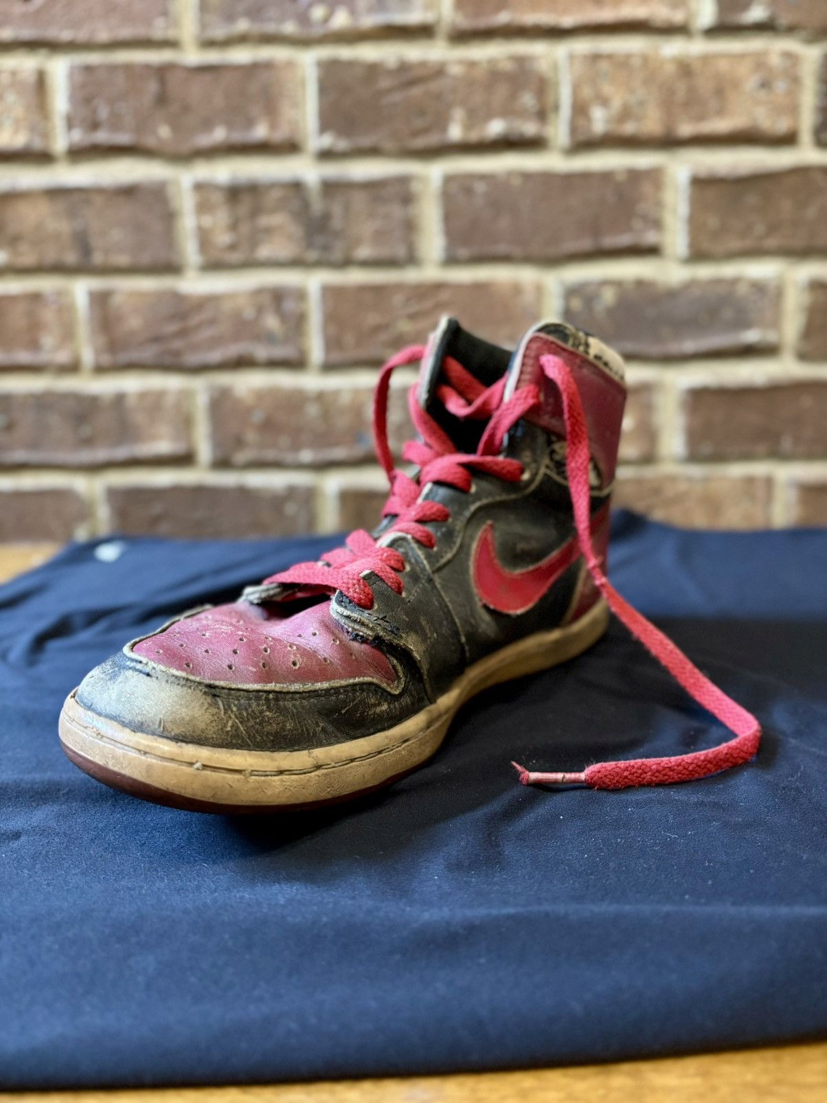 Nike 1985 Jordan 1 Bred 9 1/2 Size US 9.5 / EU 42-43 - 7 Thumbnail