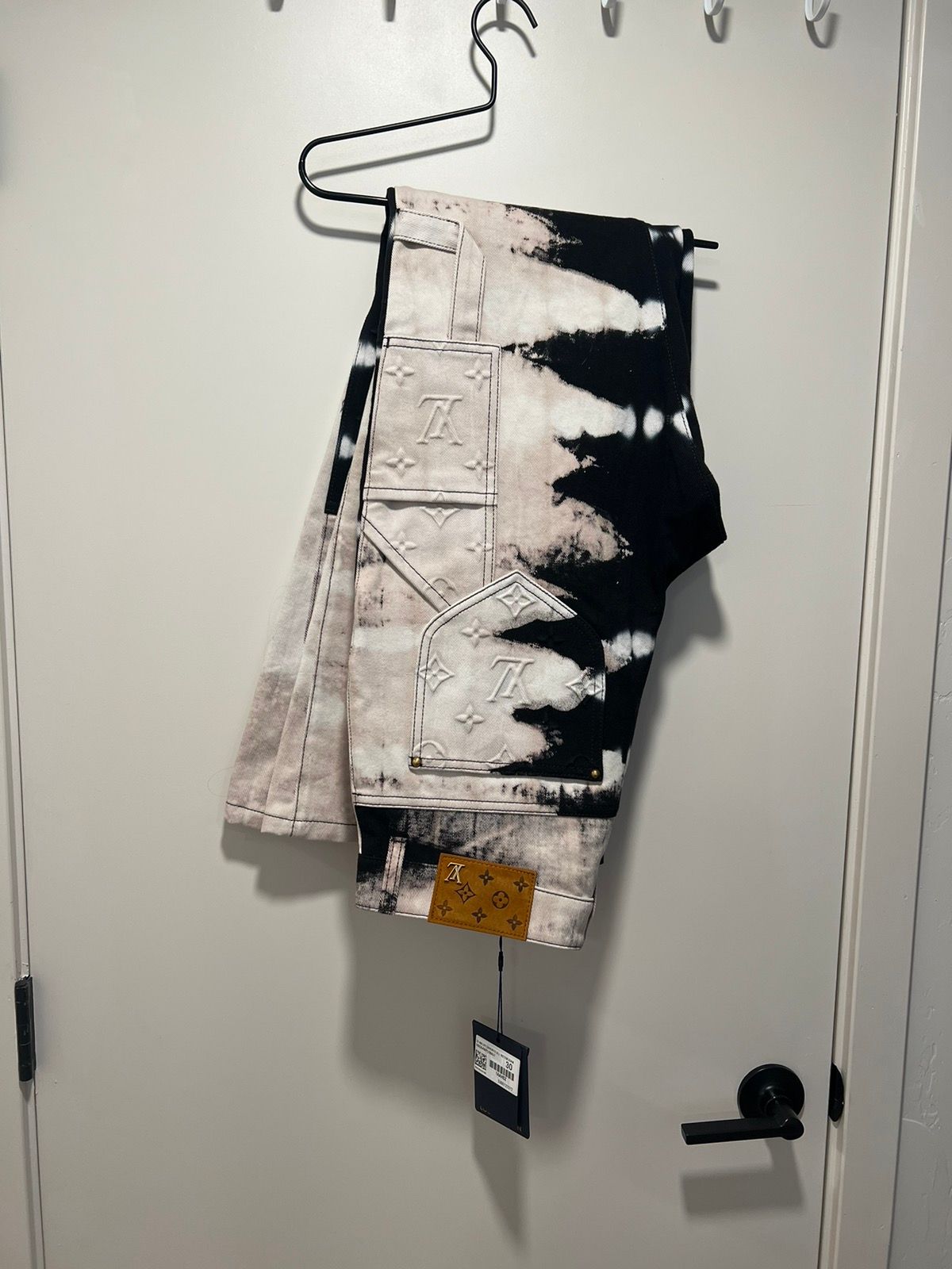 Louis Vuitton Printed Monogram Tie-Dye Cargo Denim Pant Multico. Size 34