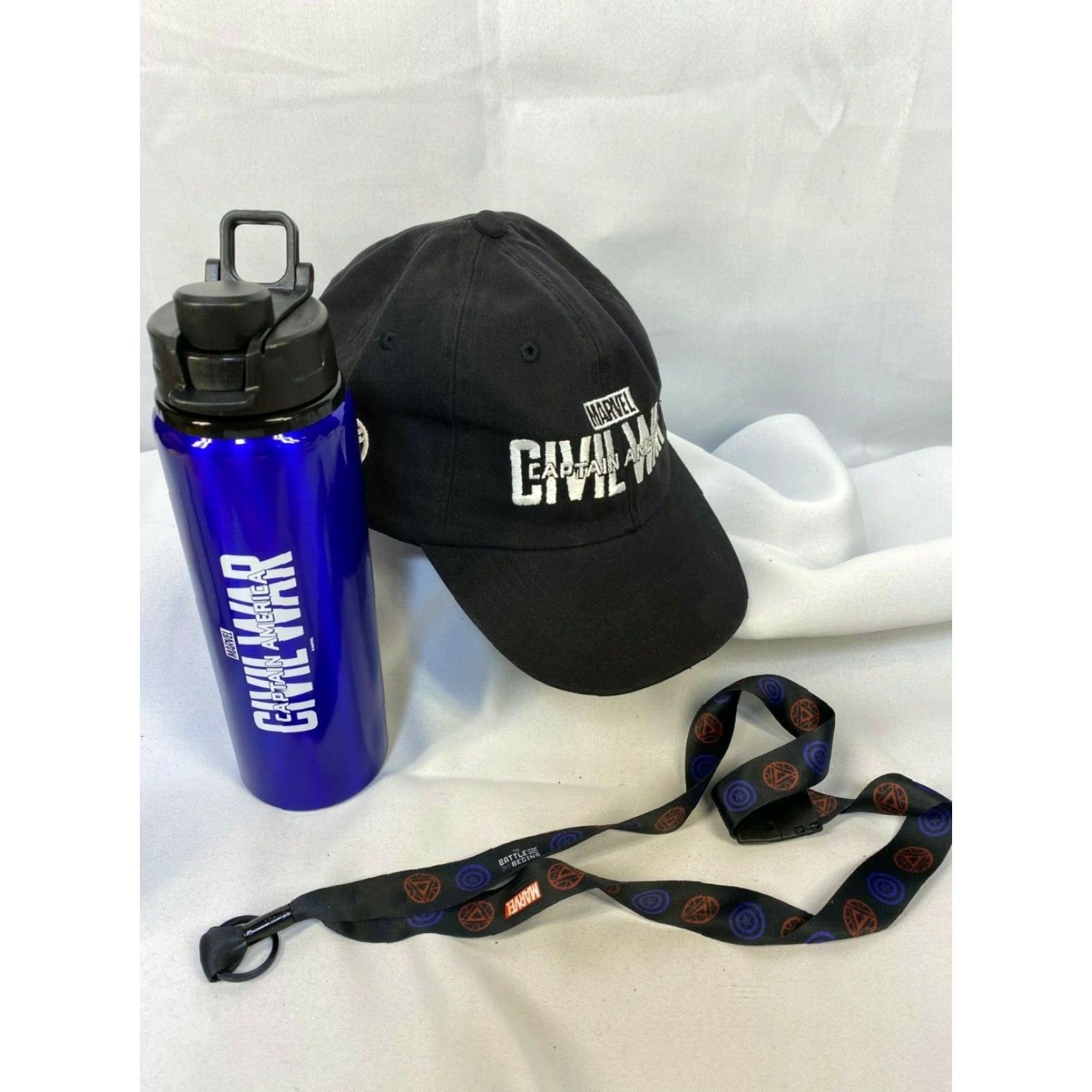 Vintage MARVEL CAPTAIN AMERICA Civil War Hat, Water Bottle & Key Chain Set - Adults, Black Hat, Blue Bottle - Official Merchandise Size ONE SIZE - 2 Thumbnail