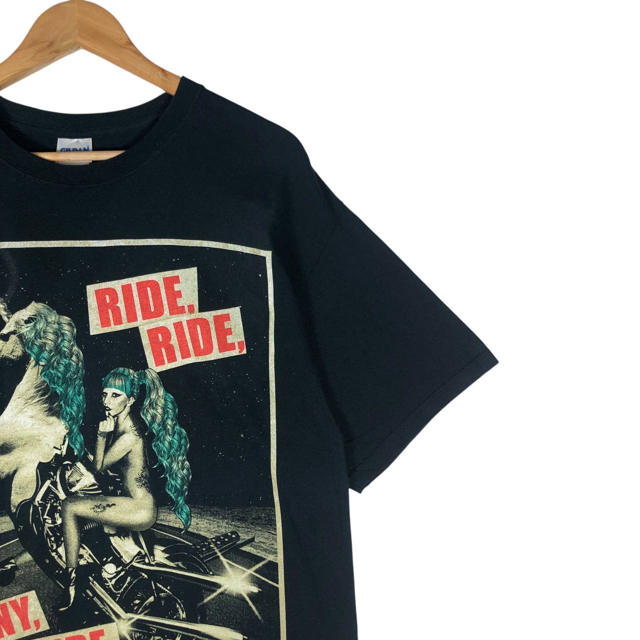 Gildan Lady Gaga The Born This Way Ball Tour Pony Ride T-Shirt Size US L / EU 52-54 / 3 - 4 Thumbnail