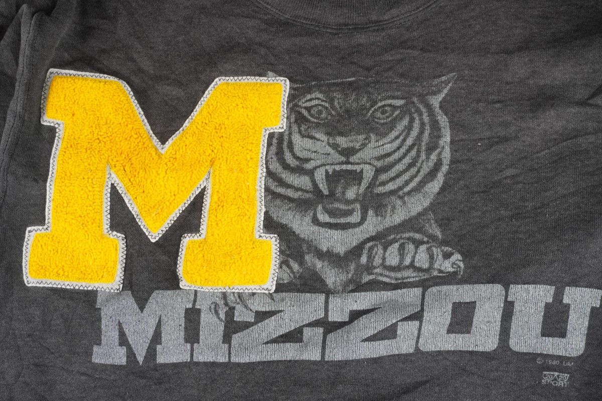 Vintage Vtg 80 University Missouri MIZZOU Tigers M Rugged Football Size US M / EU 48-50 / 2 - 3 Thumbnail