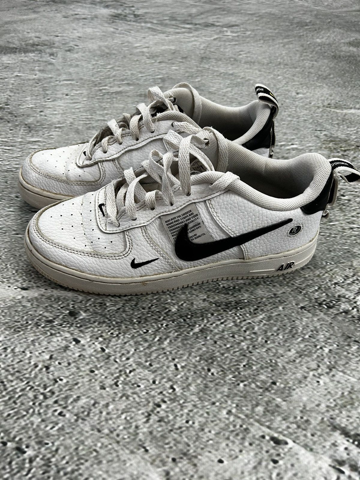Nike Air Force 1 ‘07 LV8 Utility Low White Size US 6 / EU 39 - 2 Thumbnail