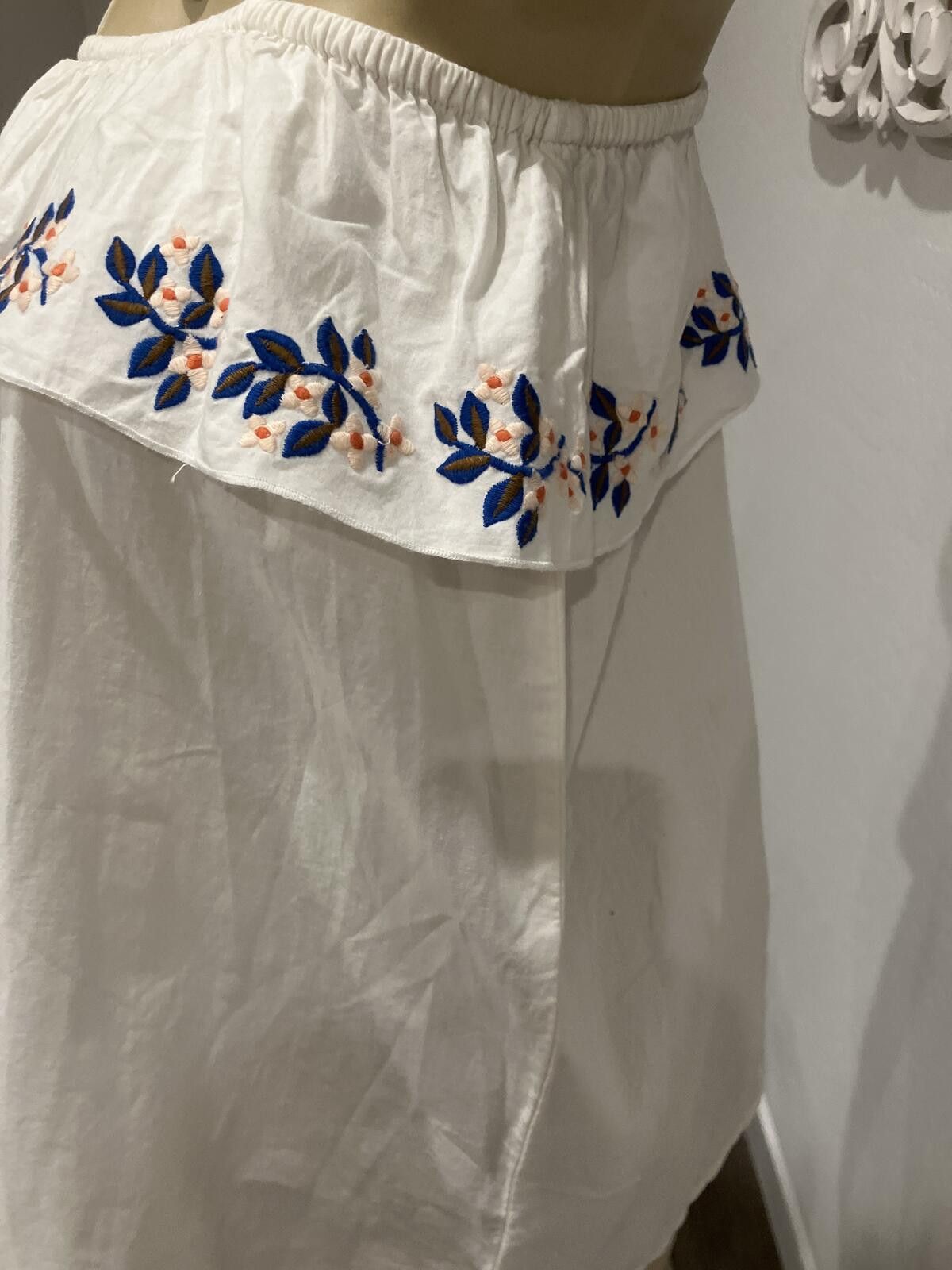Other NWT White Off-Shoulder Dress with Blue Floral Embroidery Size ONE SIZE - 2 Thumbnail