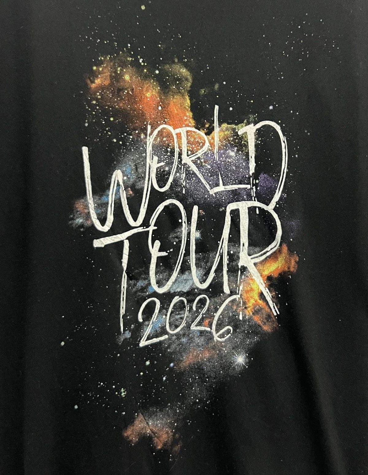 Band Tees DECJUBA WORLD TOUR 2026 SHIRT Size US M / EU 48-50 / 2 - 3 Thumbnail