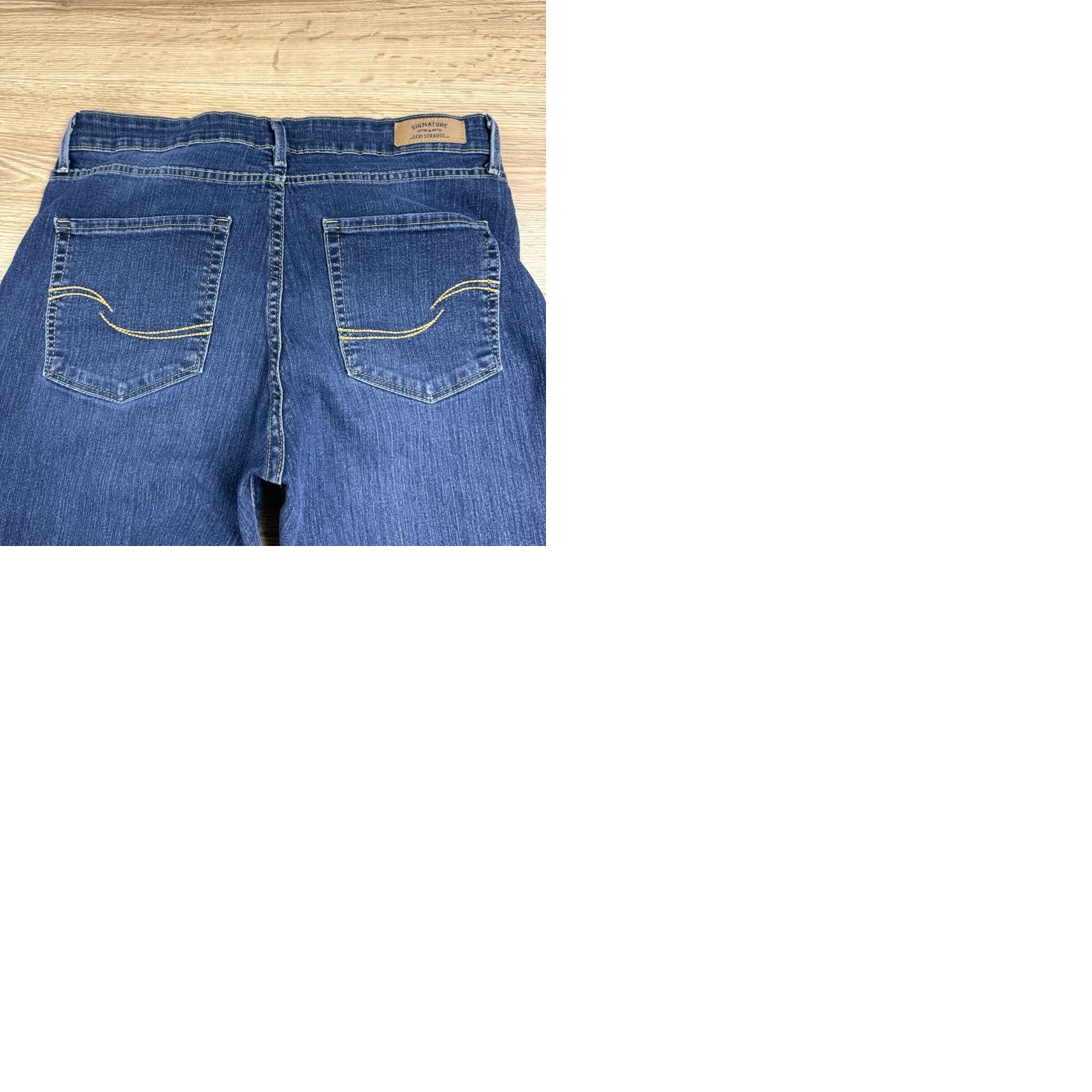 Levi's Signature By Levi Strauss Modern Boot Cut Jeans 12M Womens 12 Regular Blue Cotton Blend Mid Rise 30in Inseam - Used Vintage-esque? (rearranged) Size US 12 / IT 42 - 9 Thumbnail