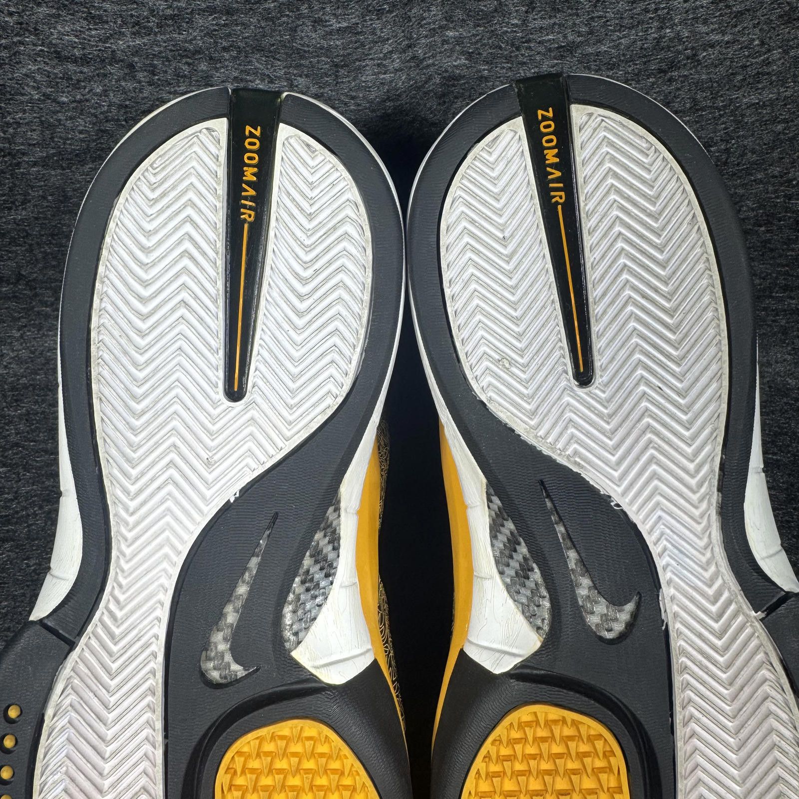 Nike Nike Shoes Men's 10 2007 Kobe Huarache 2K4 309957-011 Size US 10 / EU 43 - 5 Thumbnail