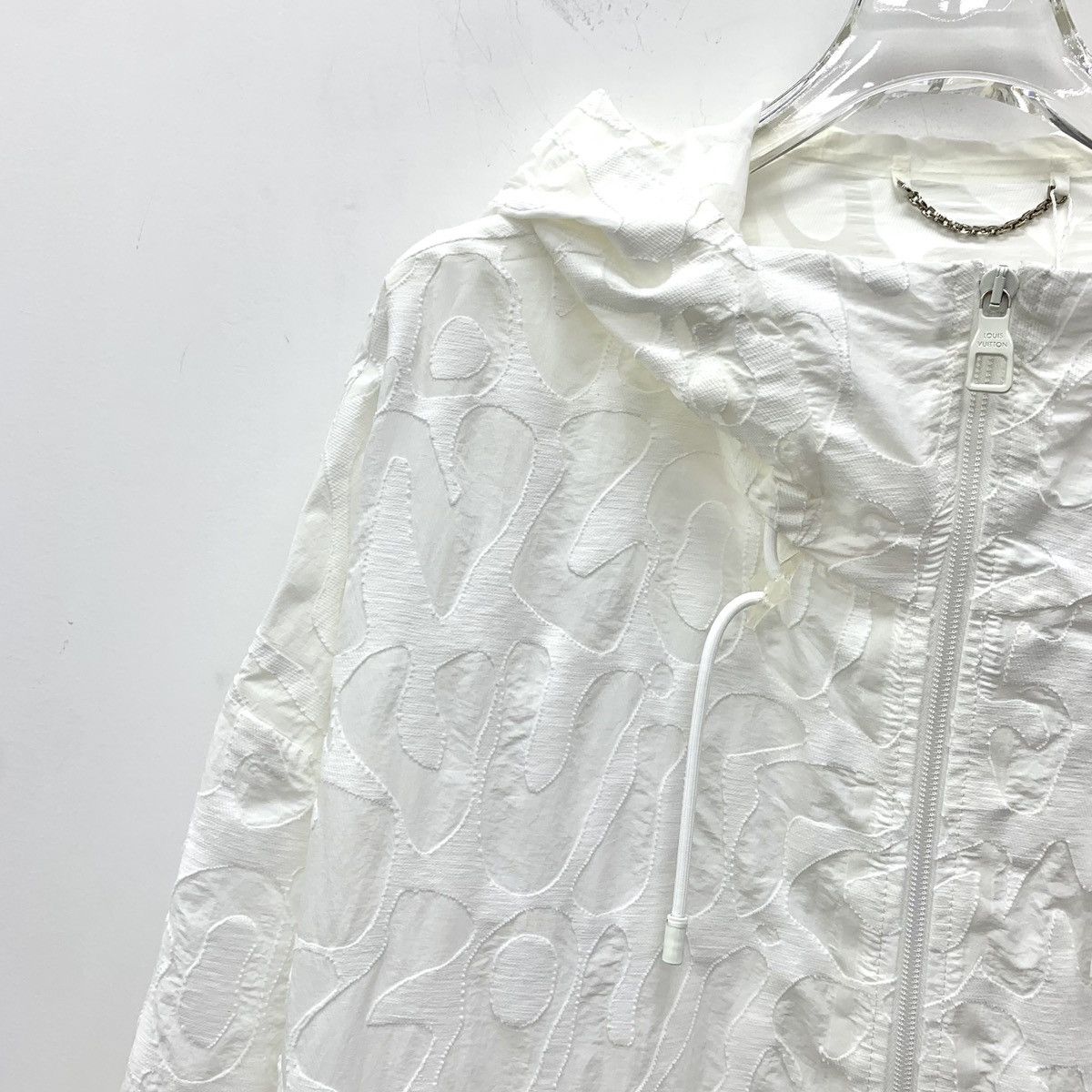 Louis Vuitton Louis Vuitton White Logo Embossed All Over Print Jacket Size US XL / EU 56 / 4 - 3 Thumbnail