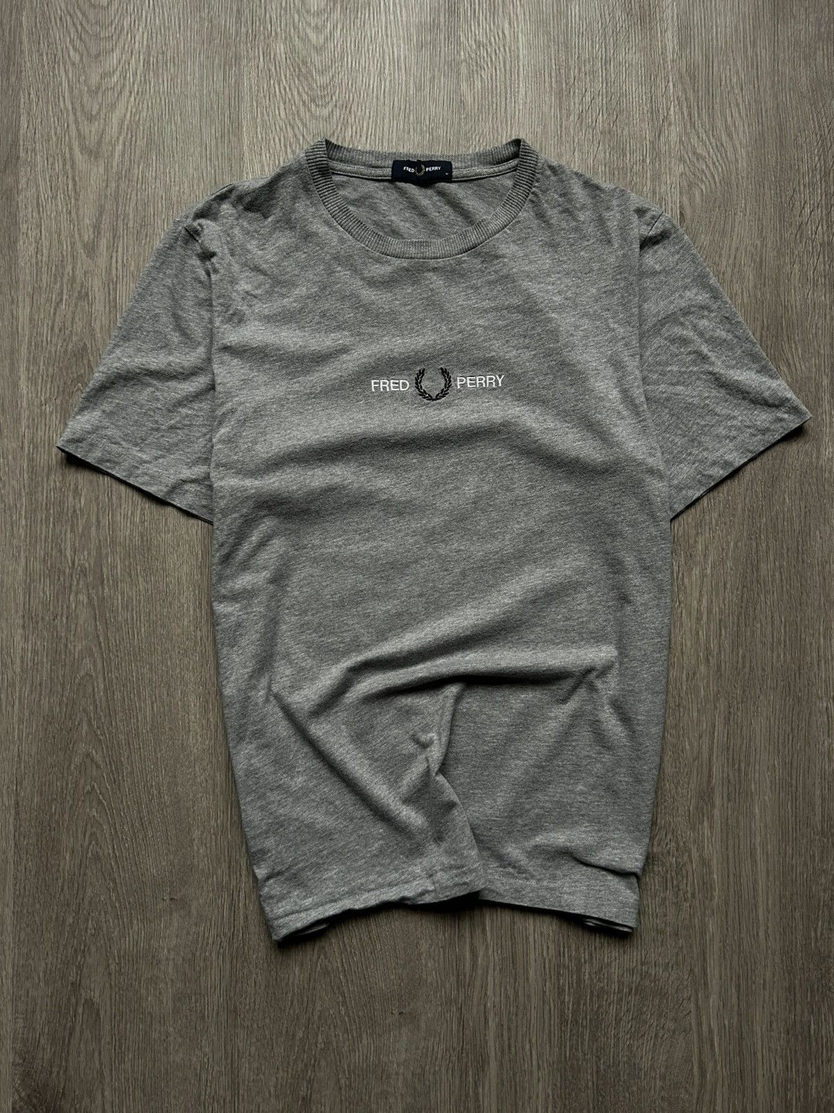 Fred Perry T-Shirt Fred Perry 🔘 Streetwear, Sportswear 🔘 Size US M / EU 48-50 / 2 - 2 Thumbnail