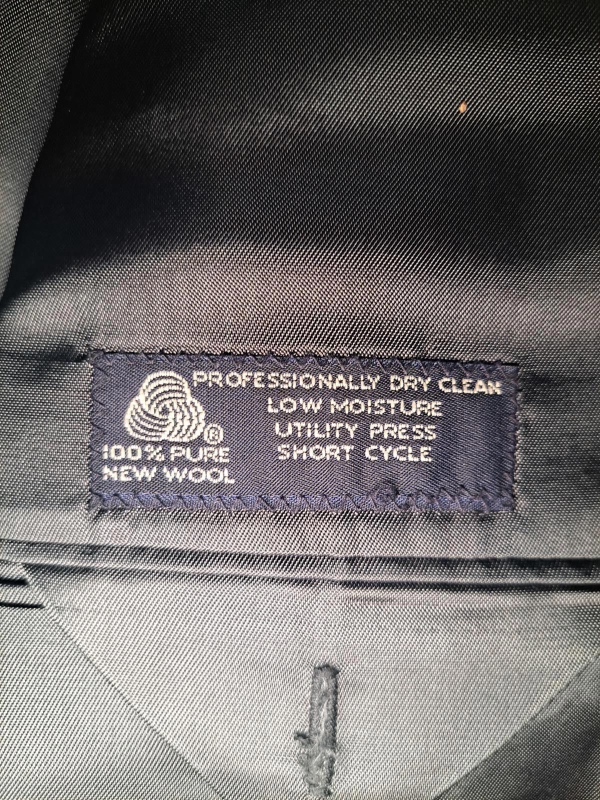 Jos. A. Bank Jos A Bank 2 Piece Suit Mens 42R 30x29 Gray 100% Virgin Wool Size 42R - 4 Thumbnail