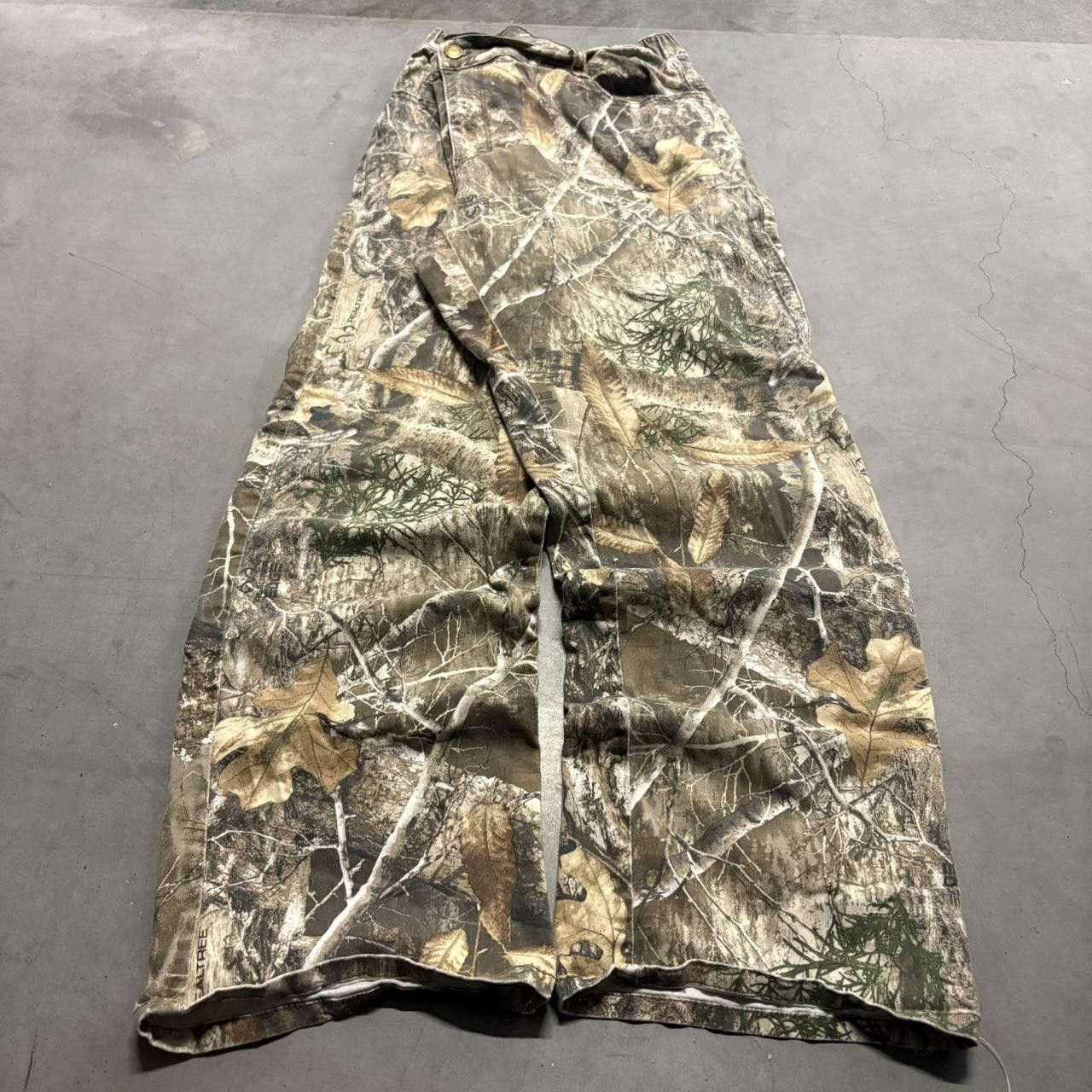 Realtree Crazy Vintage Y2K/2000s Baggy RealTree Real Camo Streetwear Outdoor Skater Style Denim Jeans! Size US 38 / EU 54 - 2 Thumbnail