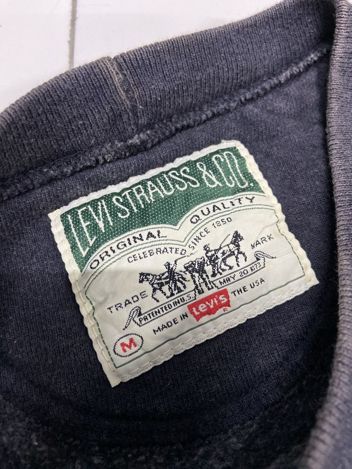 Levi's VINTAGE LEVI’S STRAUSS & CO SLEEVELESS PULLOVER SWEATSHIRT Size US M / EU 48-50 / 2 - 8 Thumbnail