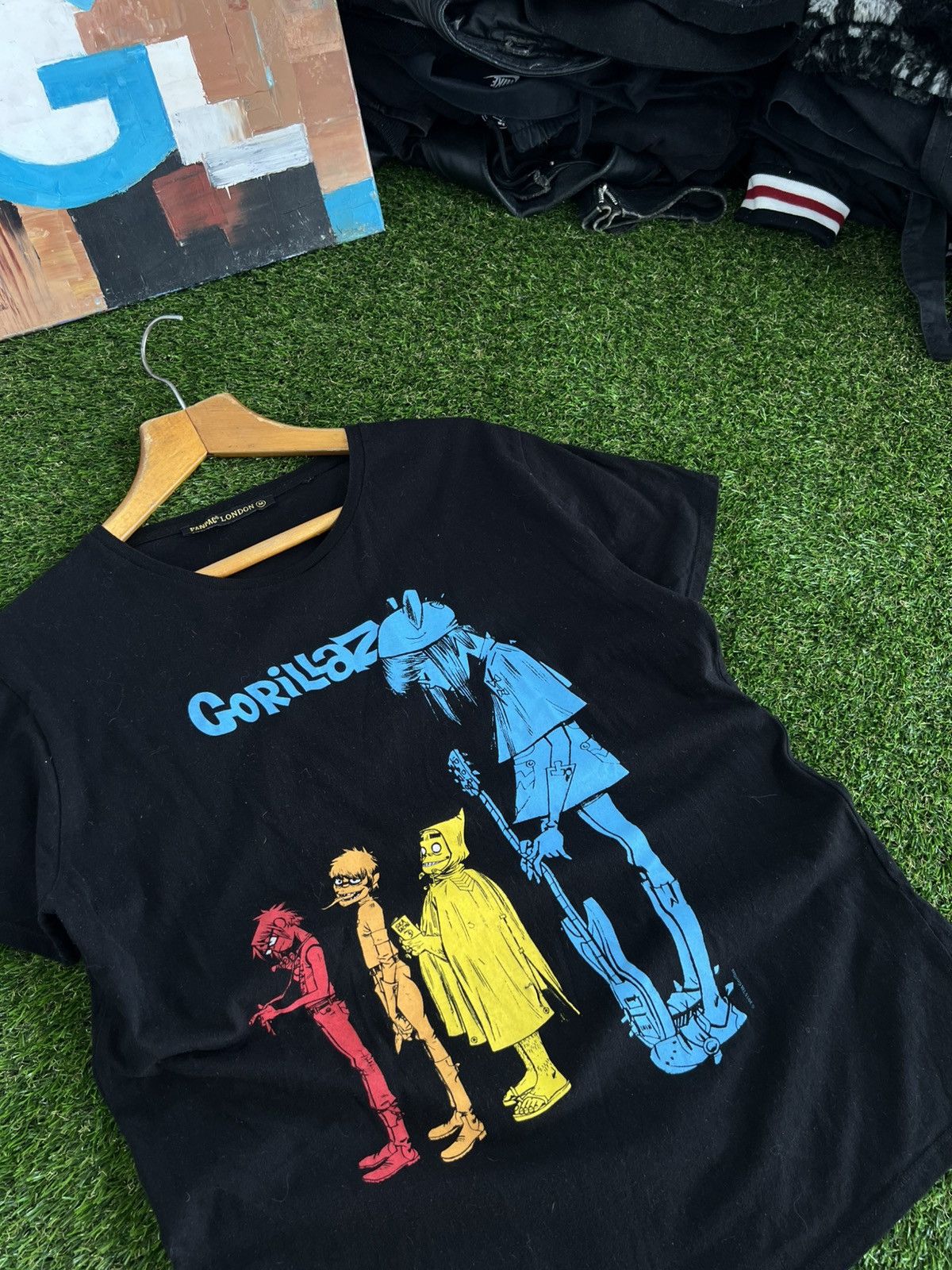 Band Tees Vintage Gorillaz 2016 licensed tshirt big logo centre L Size US L / EU 52-54 / 3 - 3 Thumbnail
