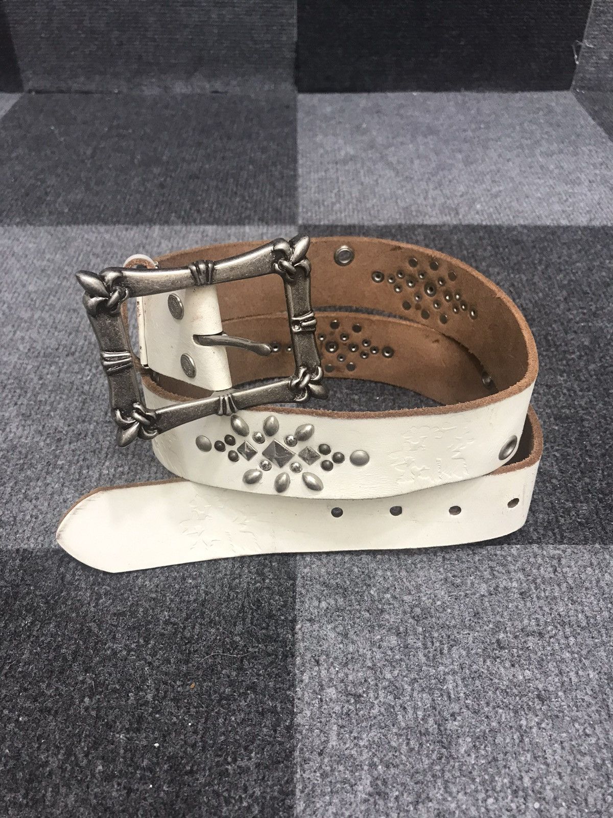 Edwin Edwin Genuine Leather Studded Belt(32-36) Size ONE SIZE - 1 Thumbnail